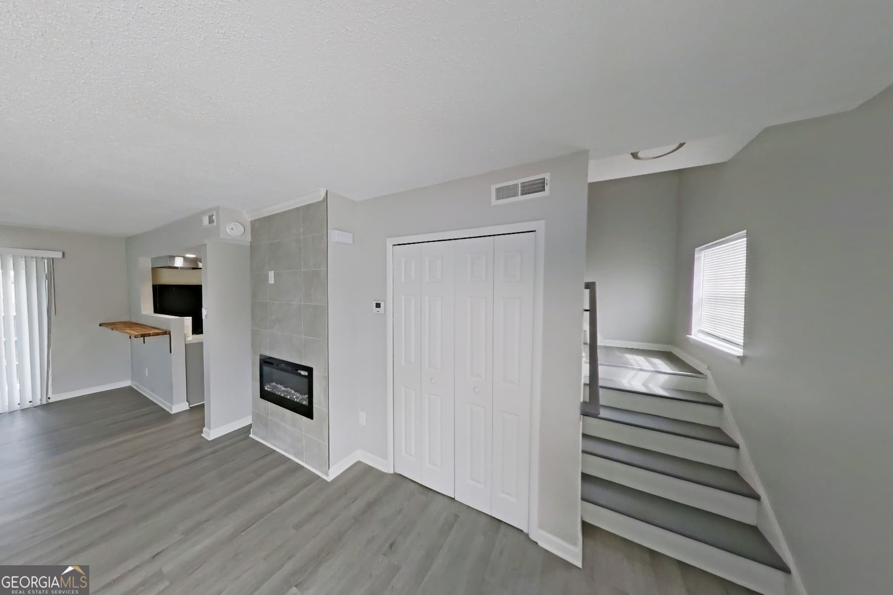 2 bedroom, 1.5 bathroom, 1,100 sq ft condominium for sale at 4701 Flat Shoals Road 50A, Union City, GA 30291 — photo 2