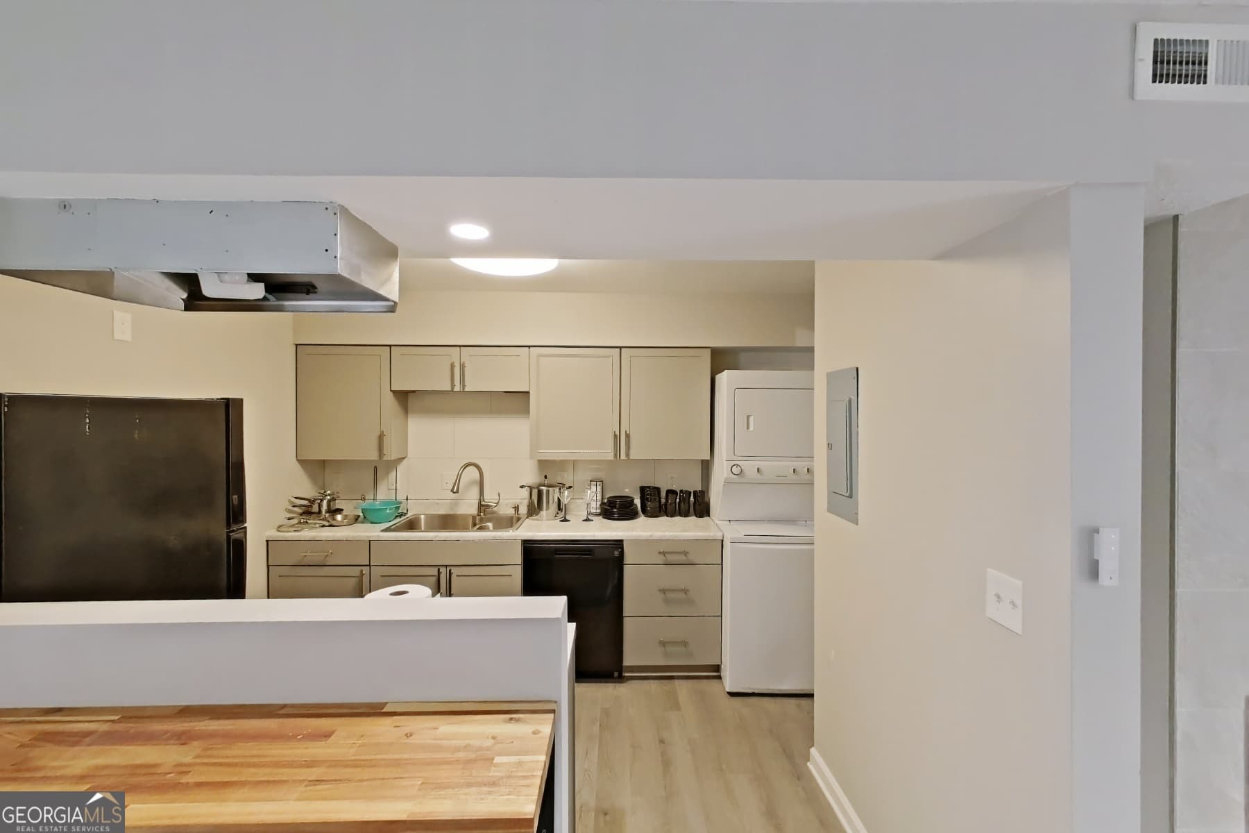 2 bedroom, 1.5 bathroom, 1,100 sq ft condominium for sale at 4701 Flat Shoals Road 50A, Union City, GA 30291 — photo 4
