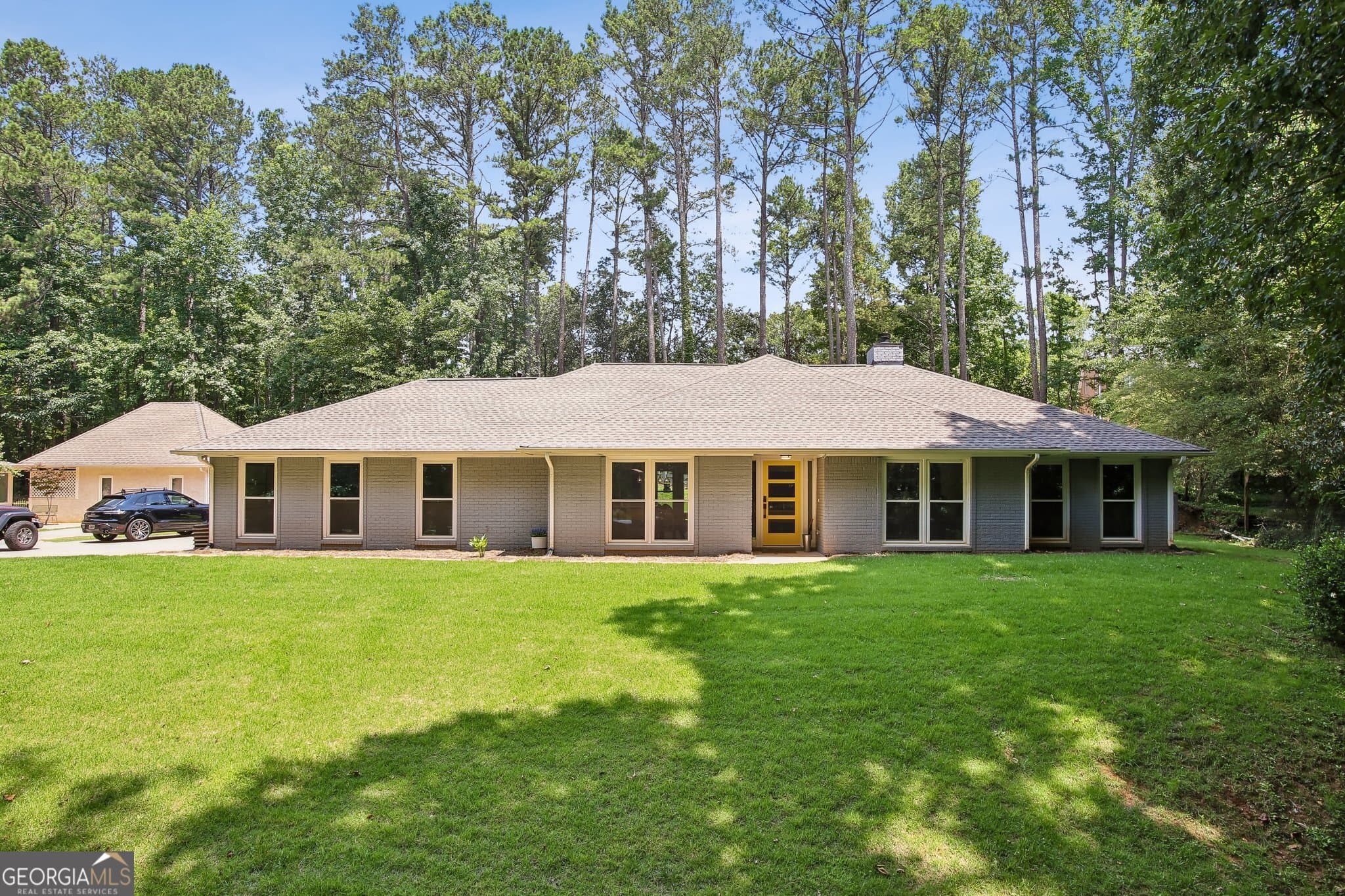 3 bedroom, 2 bathroom, 2,215 sq ft single family residence for rent at 155 Aspen Way, Fayetteville, GA 30214 for $4,350 a month