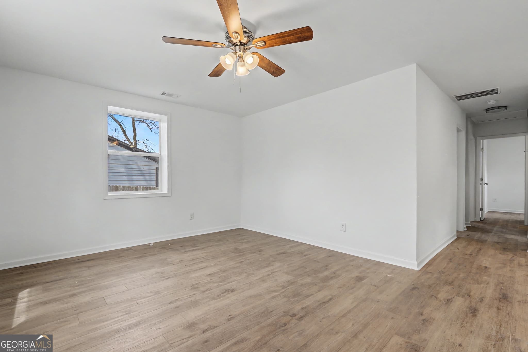 3 bedroom, 1 bathroom, 924 sq ft single family residence for sale at 7 Jackson Street, Barnesville, GA 30204 — photo 8