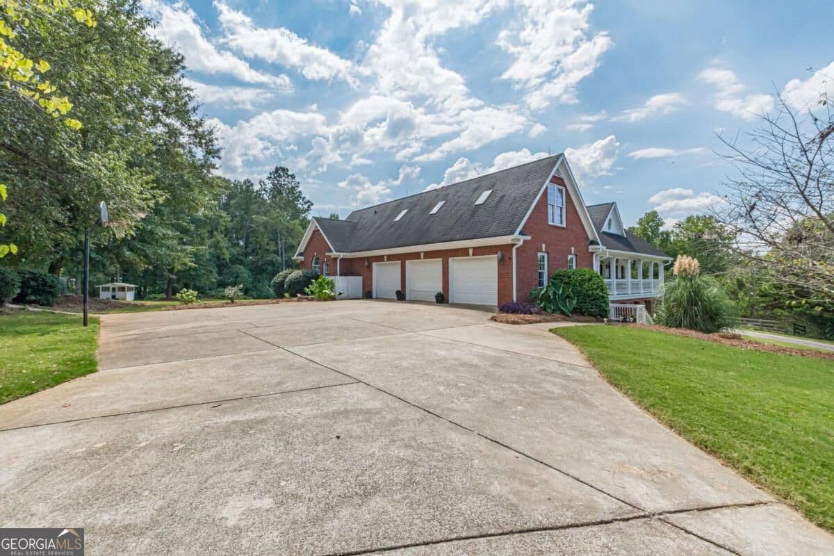 6 bedroom, 5 bathroom, 6,050 sq ft single family residence for sale at 5335 N Helton Road, Winston, GA 30187 — photo 6