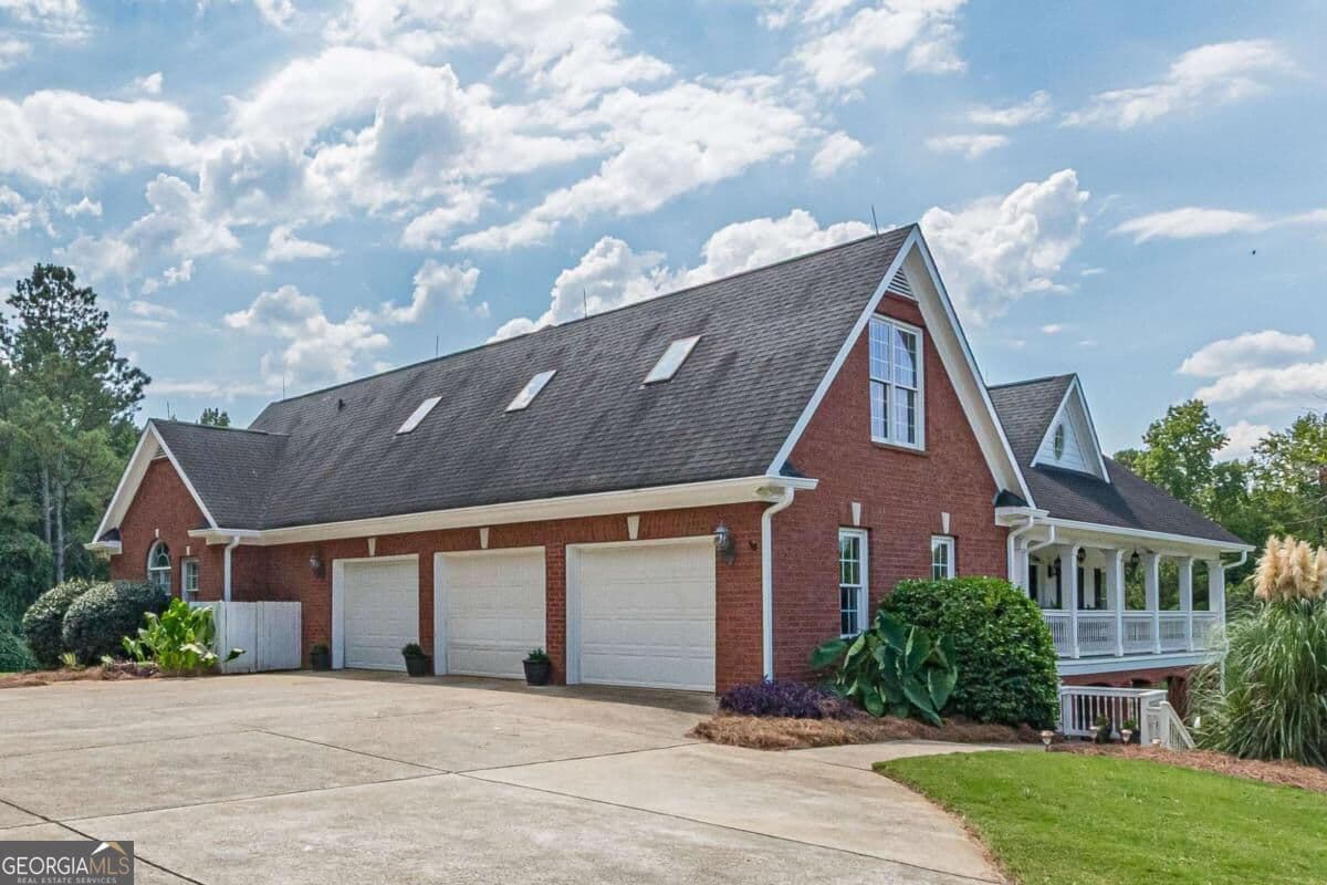 6 bedroom, 5 bathroom, 6,050 sq ft single family residence for sale at 5335 N Helton Road, Winston, GA 30187 — photo 5