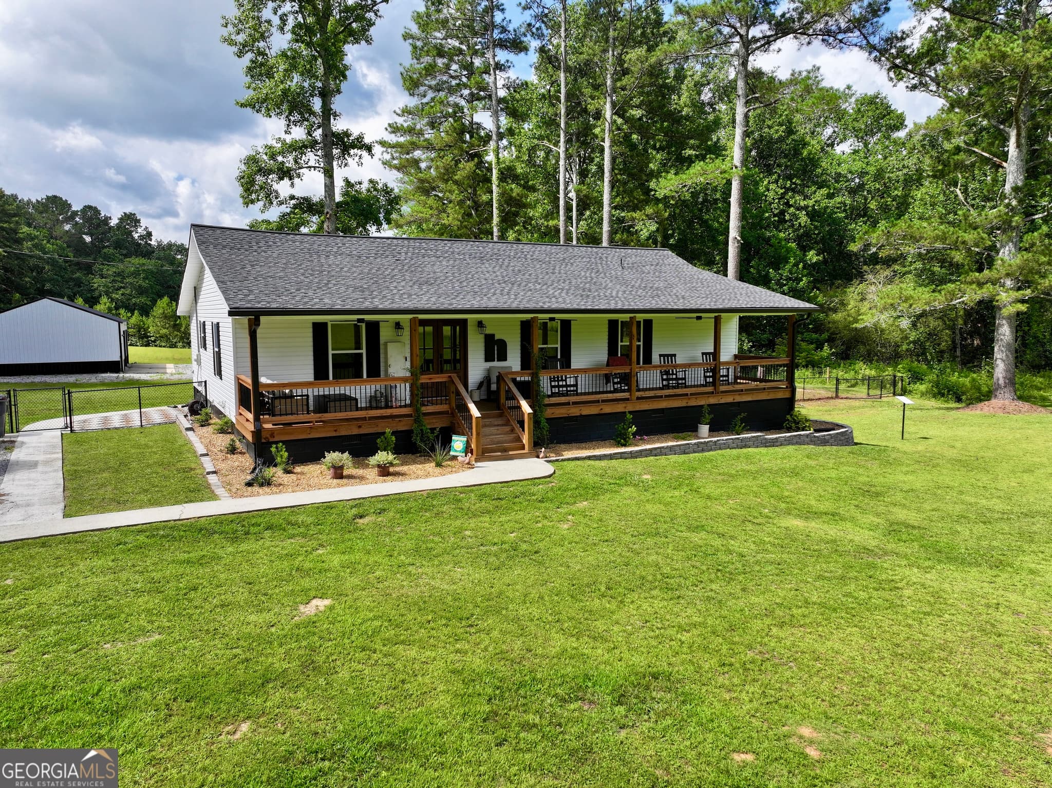 3 bedroom, 2.5 bathroom, 3,055 sq ft single family residence for sale at 665 Prater Road, Waco, GA 30182 — photo 2