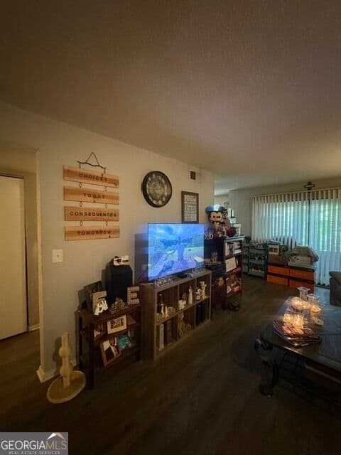 2 bedroom, 2 bathroom, 1,143 sq ft condominium for sale at 322 Seasons Parkway, Norcross, GA 30093 — photo 4