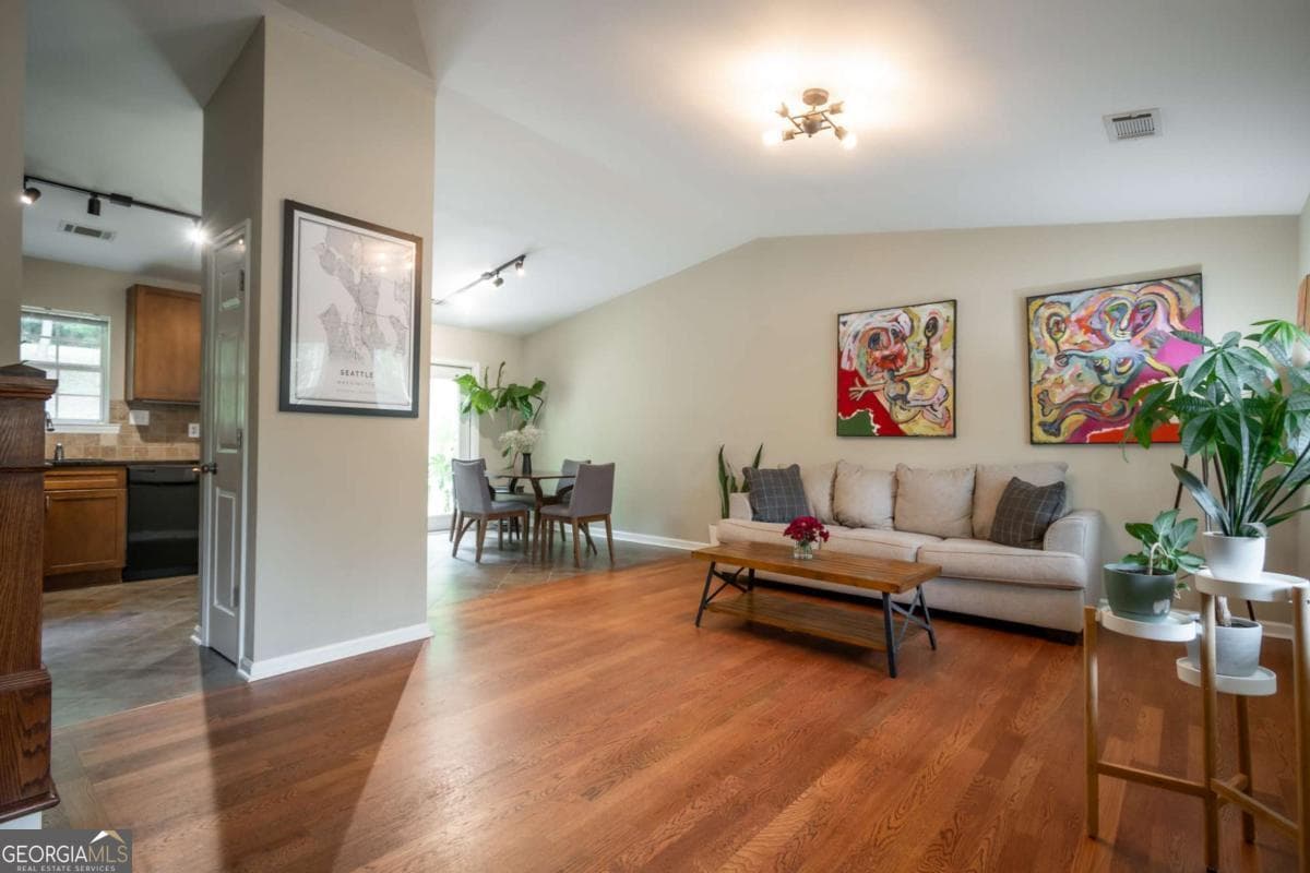 3 bedroom, 2 bathroom, 1,304 sq ft single family residence for sale at 280 Twin Creek Shores, Athens, GA 30605 — photo 9