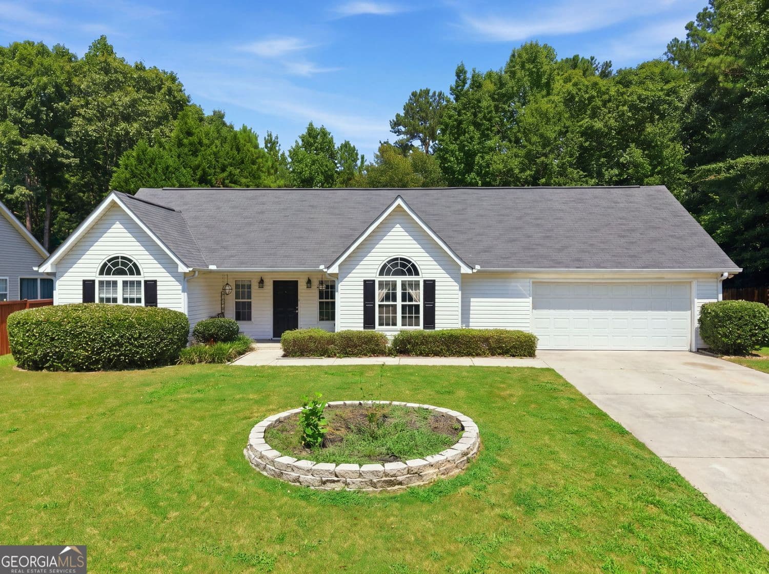3 bedroom, 2 bathroom, 1,819 sq ft single family residence for sale at 540 WINDERMERE Drive, Loganville, GA 30052 — photo 2