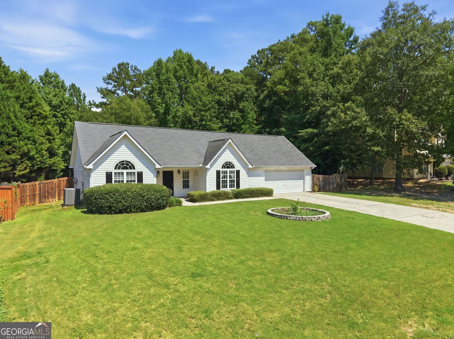 3 bedroom, 2 bathroom, 1,819 sq ft single family residence for sale at 540 WINDERMERE Drive, Loganville, GA 30052 — photo 3