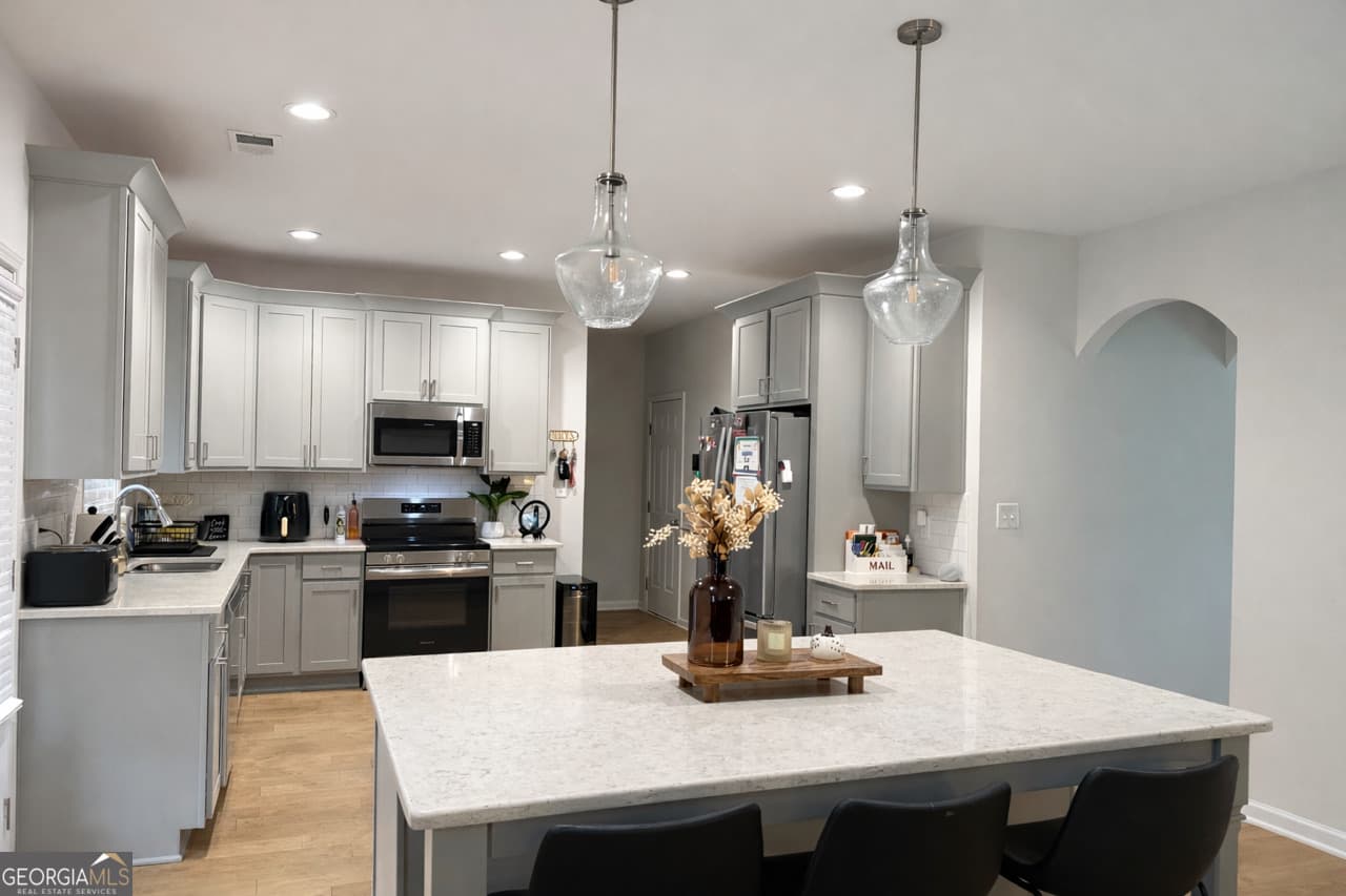 4 bedroom, 2.5 bathroom, 2,778 sq ft single family residence for sale at 4355 Cornwall Drive, Forsyth, GA 31029 — photo 7