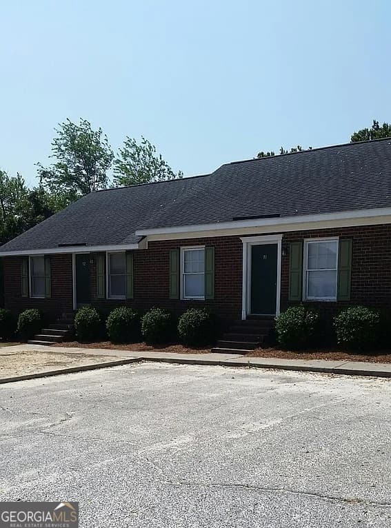 2 bedroom, 2 bathroom, 825 sq ft townhouse sold at 230 Lanier Drive 215, Statesboro, GA 30460