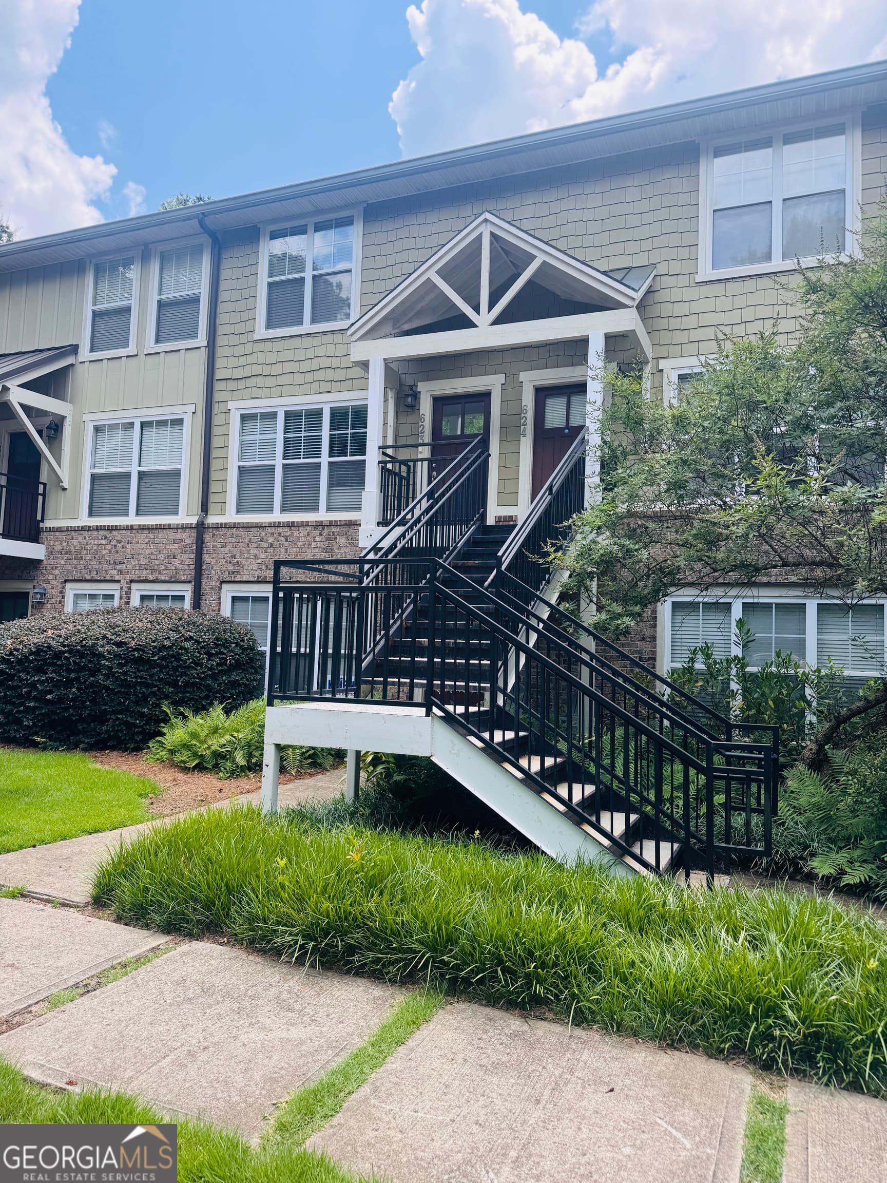 2 bedroom, 2.5 bathroom condominium for rent at 490 Barnett Shoals Road 623, Athens, GA 30605 for $1,650 a month — photo 1 of 19