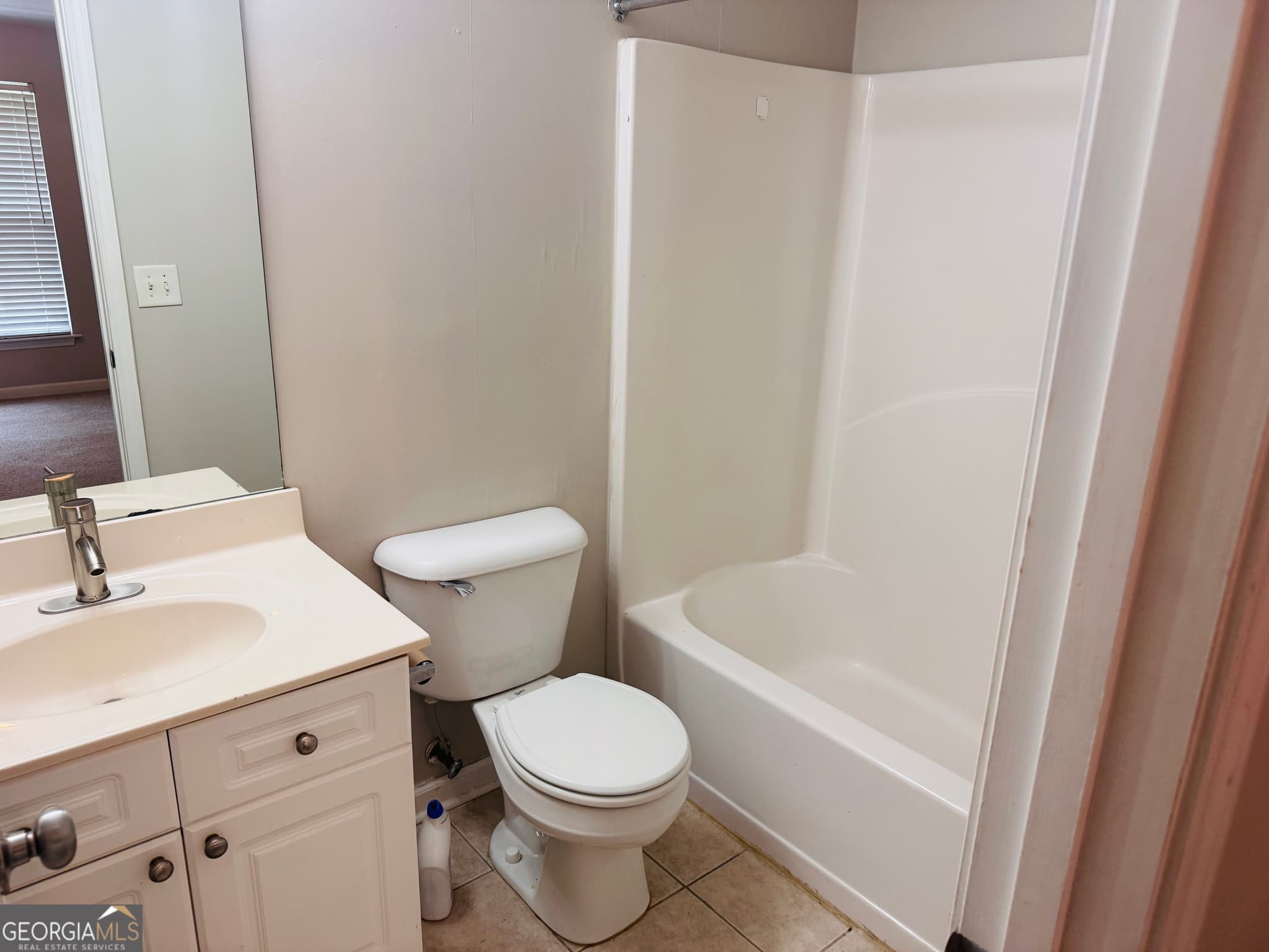 2 bedroom, 2.5 bathroom condominium for rent at 490 Barnett Shoals Road 623, Athens, GA 30605 for $1,650 a month — photo 9