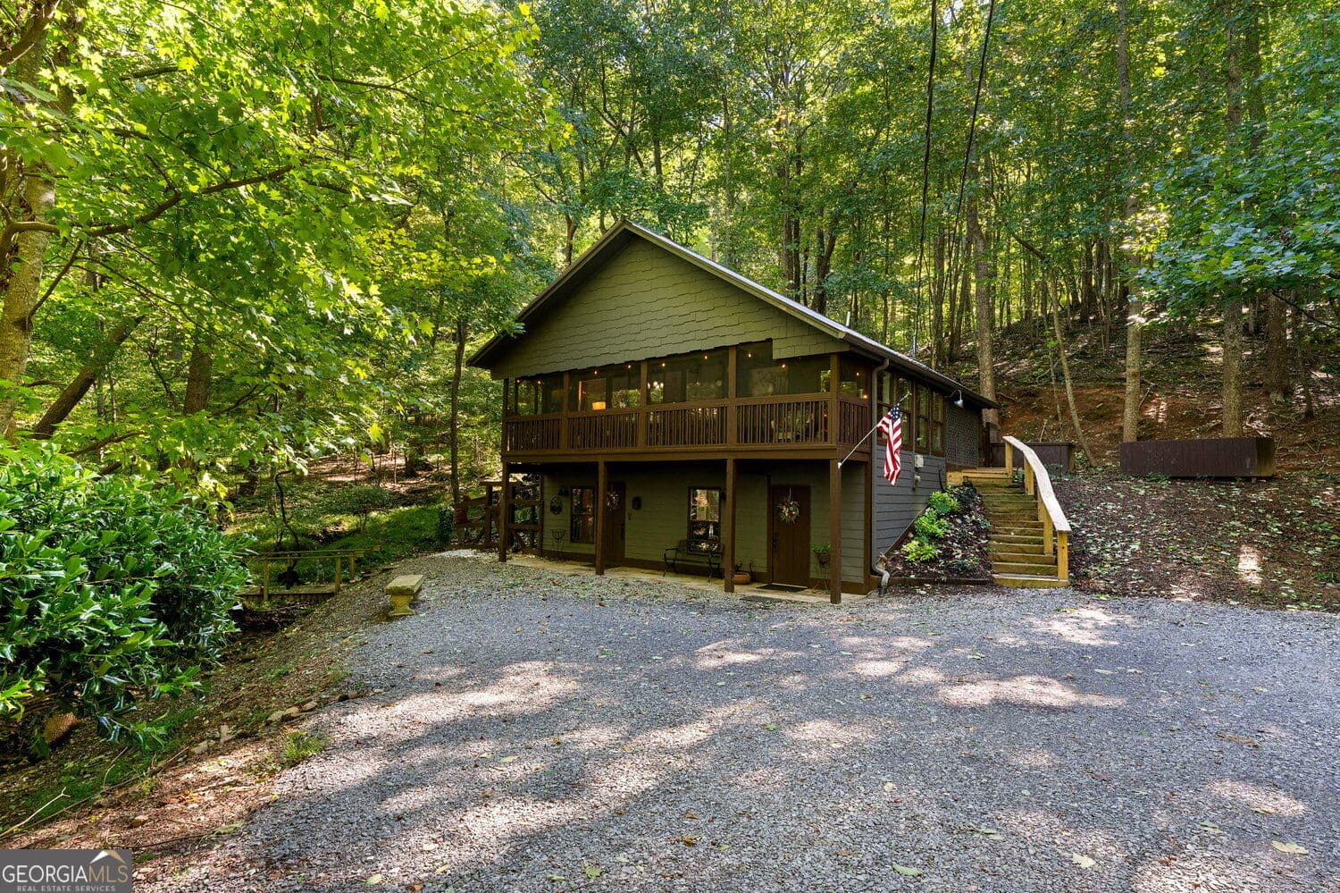 2 bedroom, 2 bathroom, 1,368 sq ft single family residence for sale at 300 Frost Pine Circle, Jasper, GA 30143 — photo 1 of 44