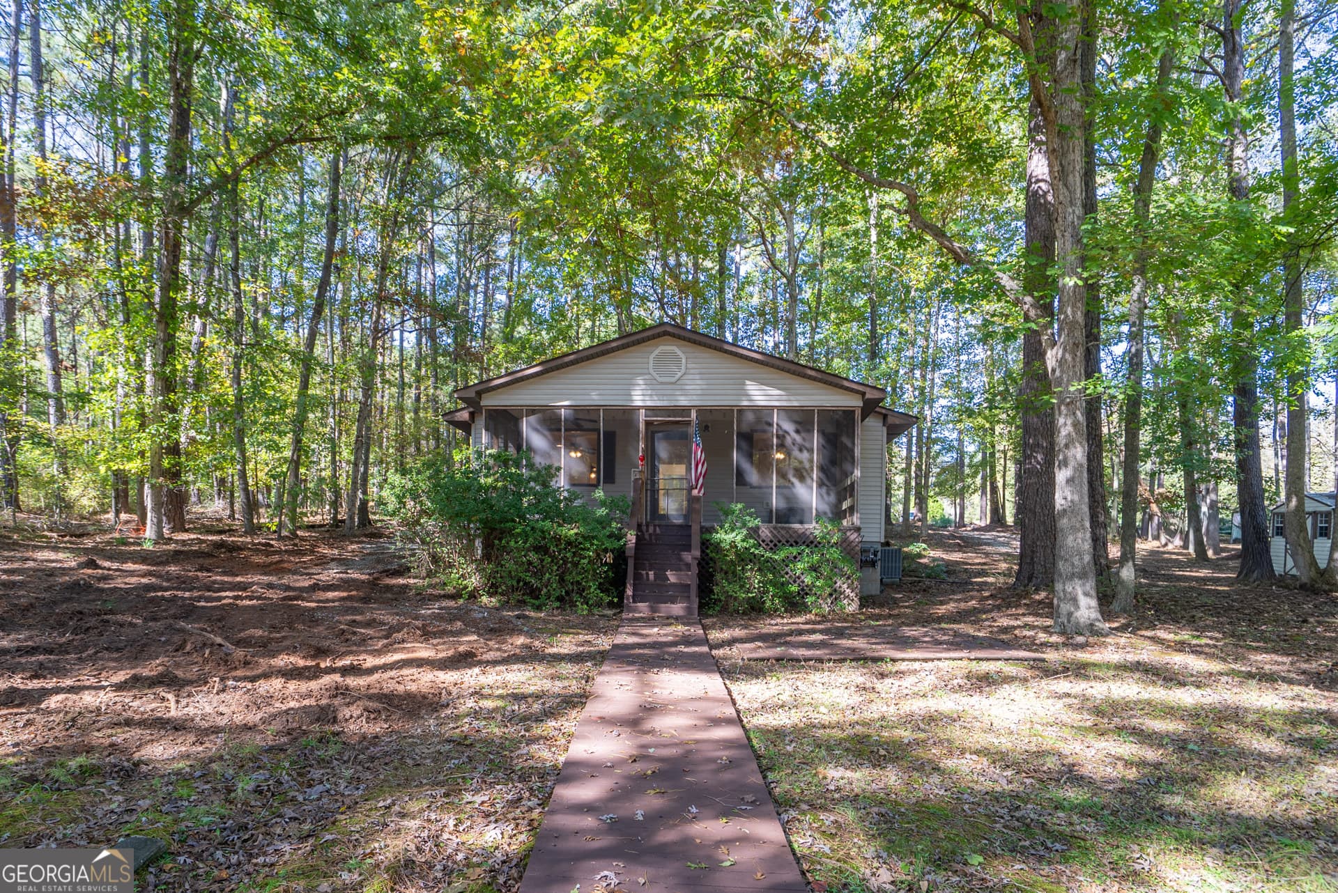 2 bedroom, 1 bathroom, 900 sq ft single family residence for rent at 248A West River Bend Drive, Eatonton, GA 31024 for $1,700 a month