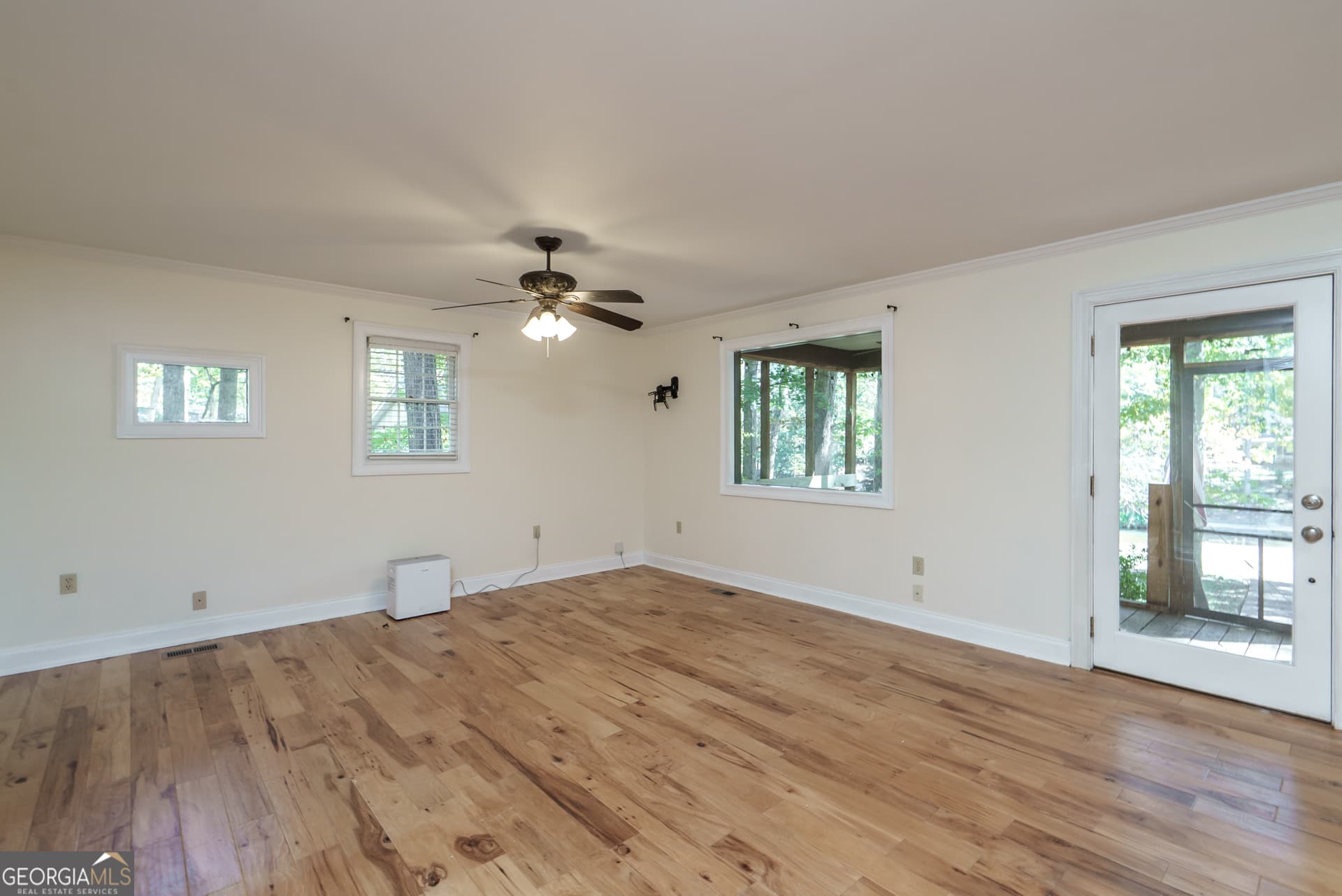 2 bedroom, 1 bathroom, 900 sq ft single family residence for rent at 248A West River Bend Drive, Eatonton, GA 31024 for $1,700 a month — photo 9