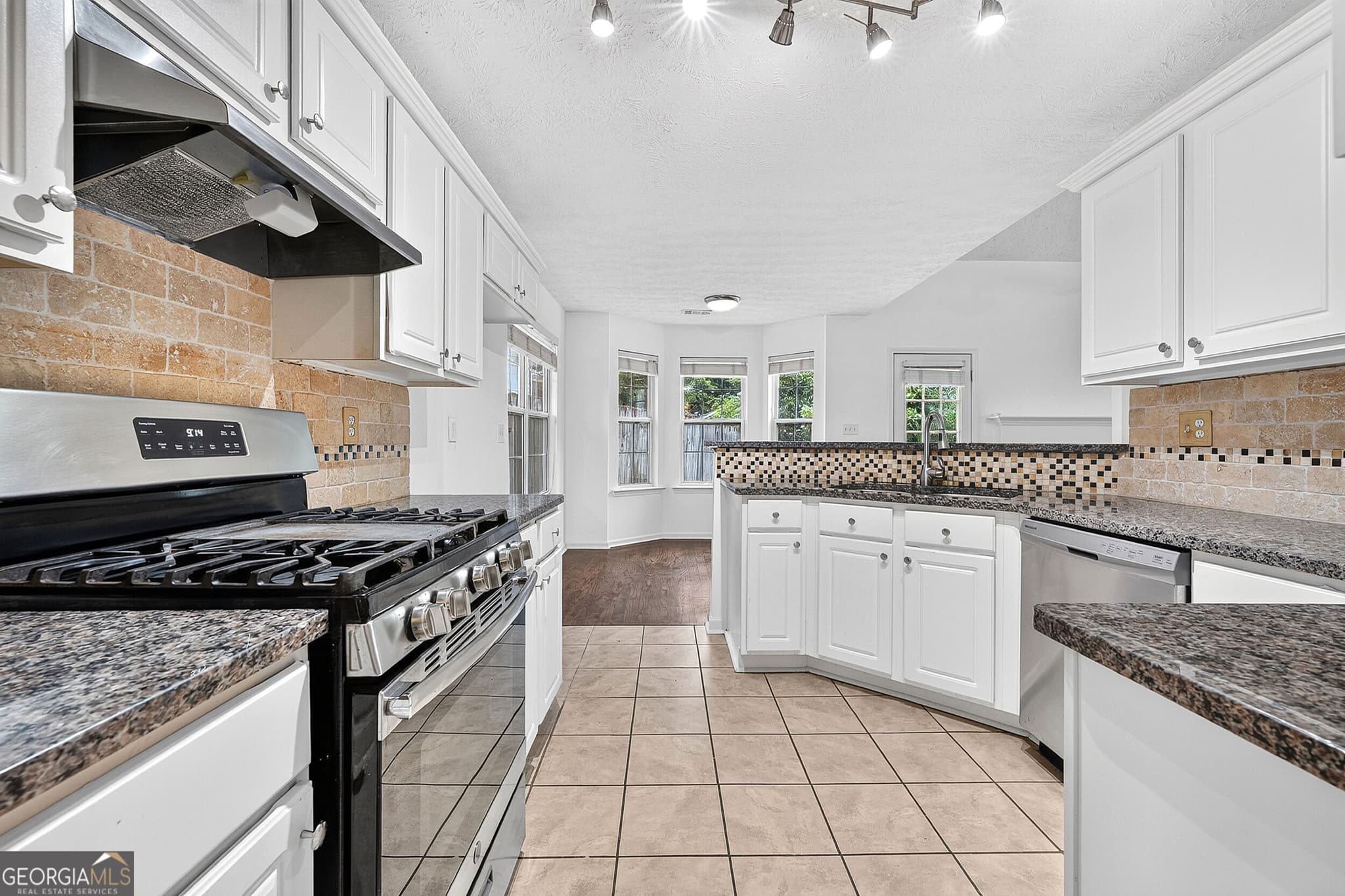 3 bedroom, 2.5 bathroom, 1,722 sq ft single family residence for sale at 3339 Windsor Valley Court, Duluth, GA 30096 — photo 9