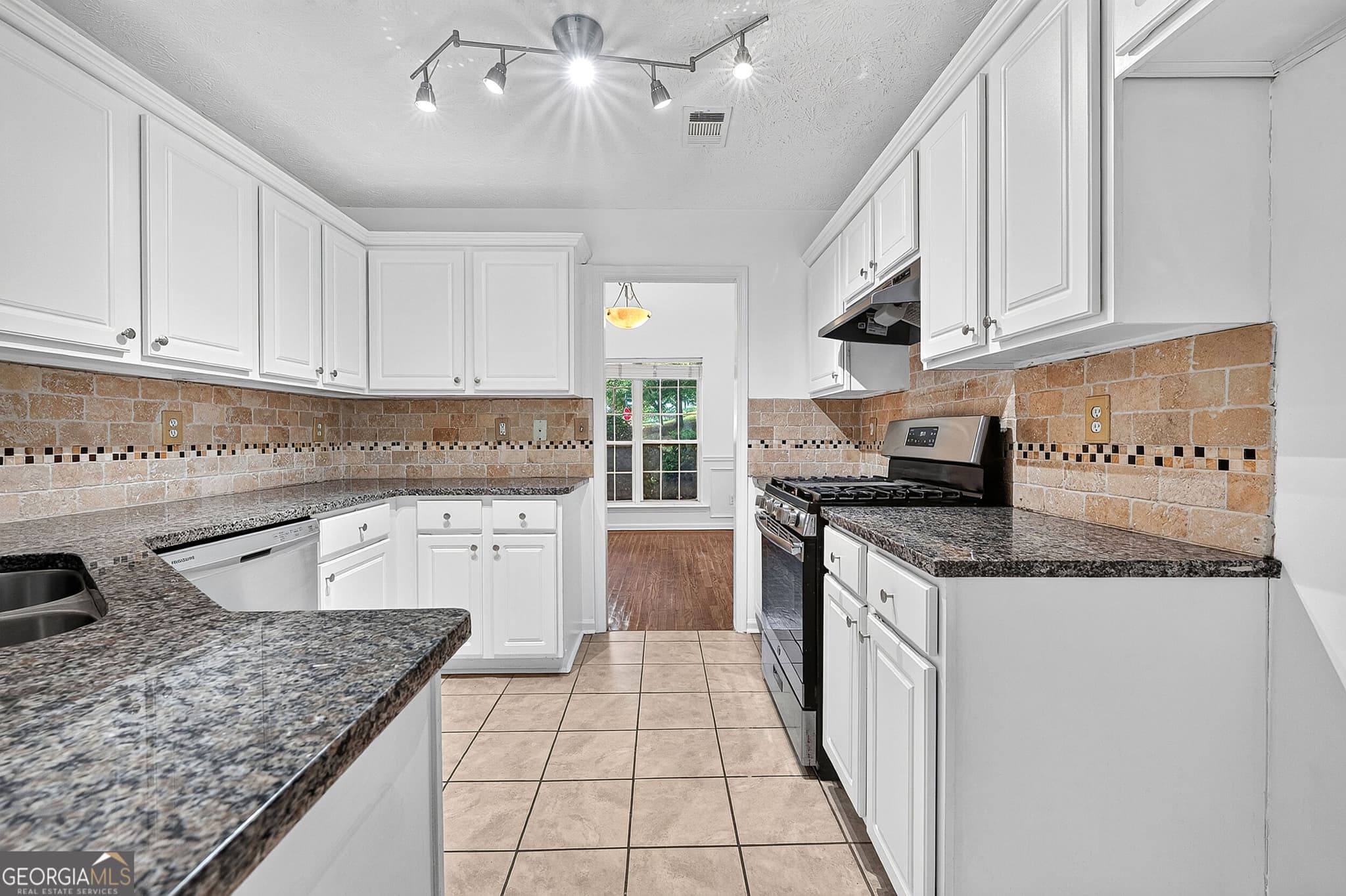 3 bedroom, 2.5 bathroom, 1,722 sq ft single family residence for sale at 3339 Windsor Valley Court, Duluth, GA 30096 — photo 10