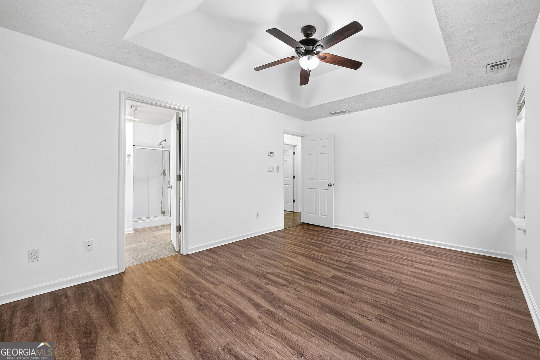 3 bedroom, 2.5 bathroom, 1,722 sq ft single family residence for sale at 3339 Windsor Valley Court, Duluth, GA 30096 — photo 4