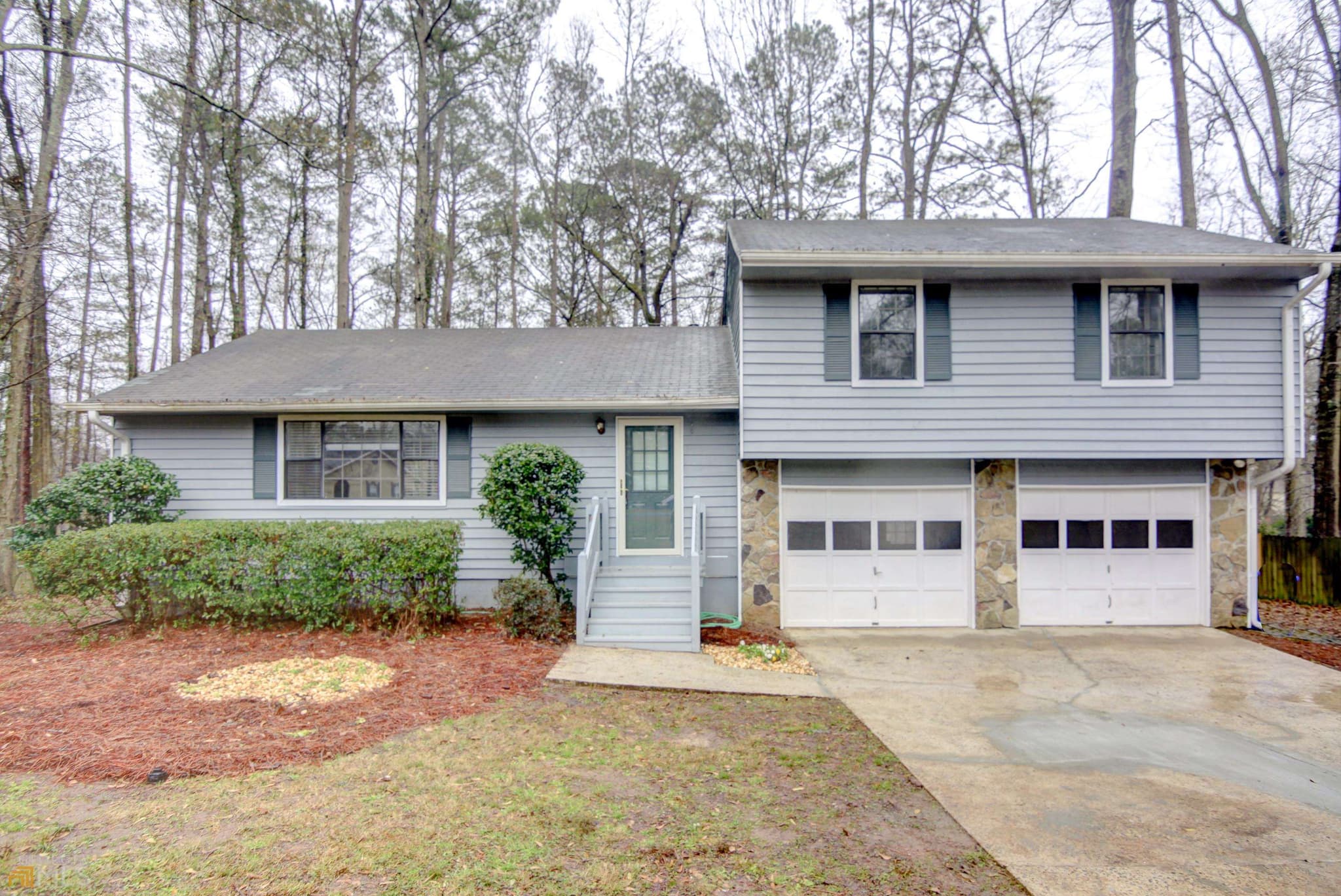 3 bedroom, 2 bathroom, 1,409 sq ft single family residence for rent at 102 Pine Point, Peachtree City, GA 30269 for $1,925 a month — photo 2