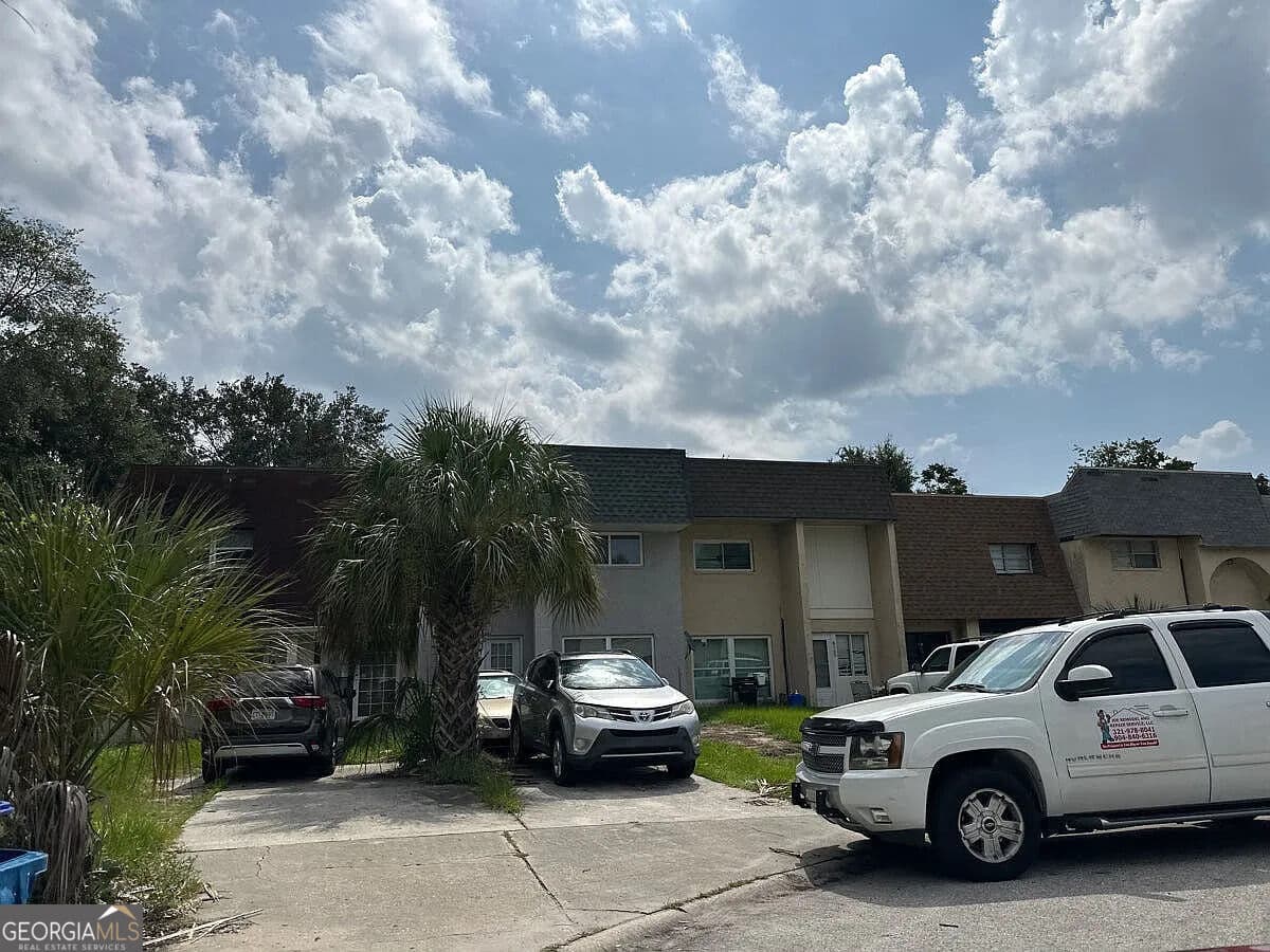 3 bedroom, 2.5 bathroom, 1,344 sq ft townhouse for sale at 6165 Tuscony Circle, Jacksonville, FL 32277 — photo 3