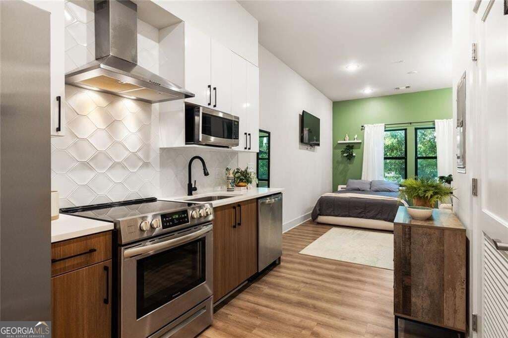1 bedroom, 1 bathroom, 403 sq ft condominium for sale at 112 Rogers Street 202, Atlanta, GA 30317 — photo 6