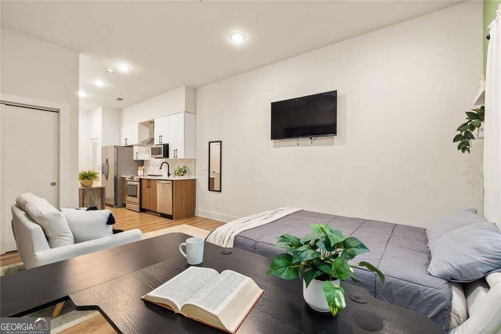 1 bedroom, 1 bathroom, 403 sq ft condominium for sale at 112 Rogers Street 202, Atlanta, GA 30317 — photo 8