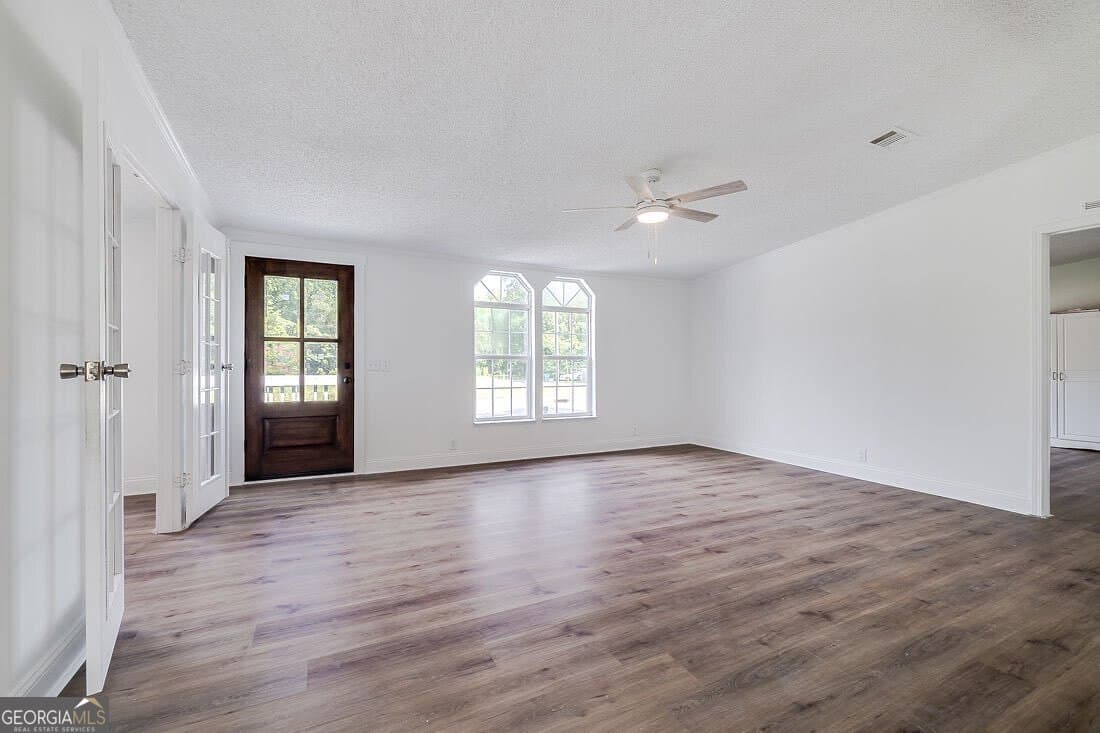 3 bedroom, 2 bathroom, 2,240 sq ft single family residence for sale at 318 Samuel Smalls Sr Avenue, Guyton, GA 31312 — photo 6