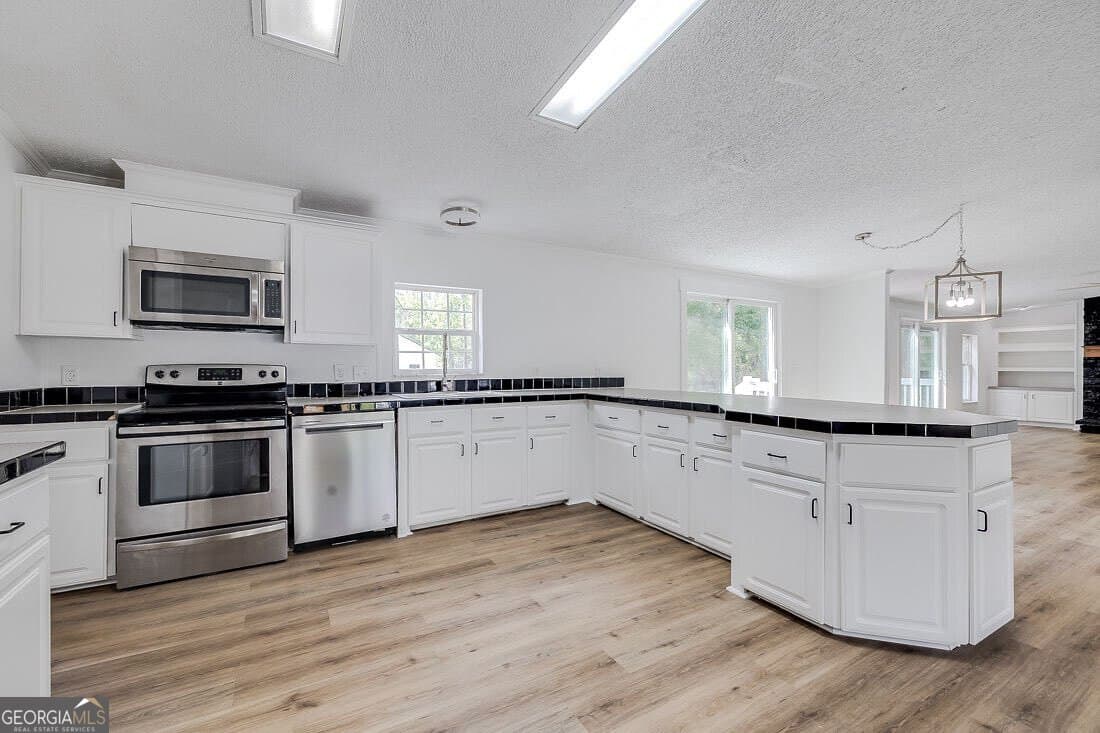 3 bedroom, 2 bathroom, 2,240 sq ft single family residence for sale at 318 Samuel Smalls Sr Avenue, Guyton, GA 31312 — photo 10