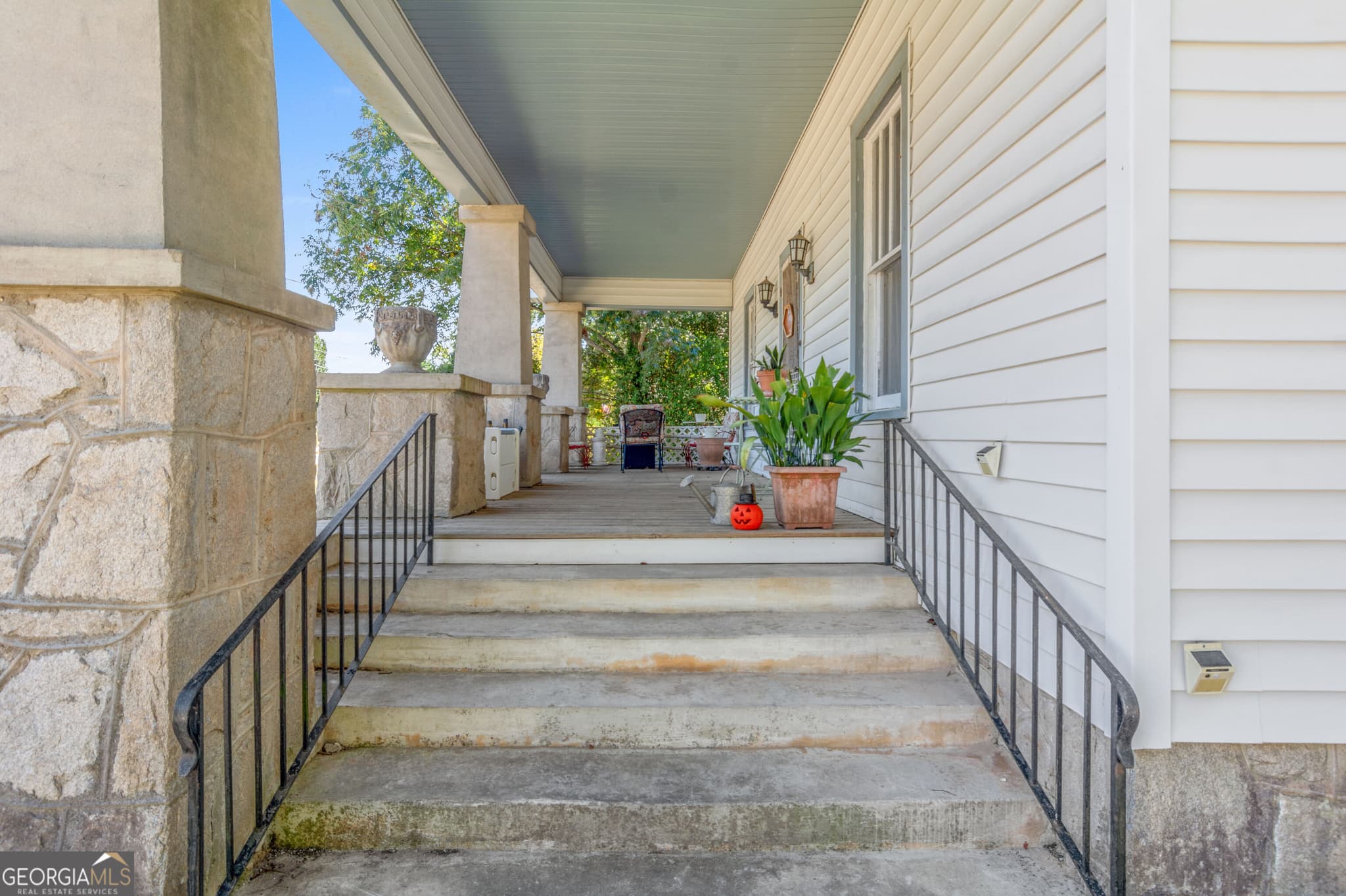 3 bedroom, 2 bathroom, 2,298 sq ft single family residence for sale at 304 E Church Street, Sandersville, GA 31082 — photo 3