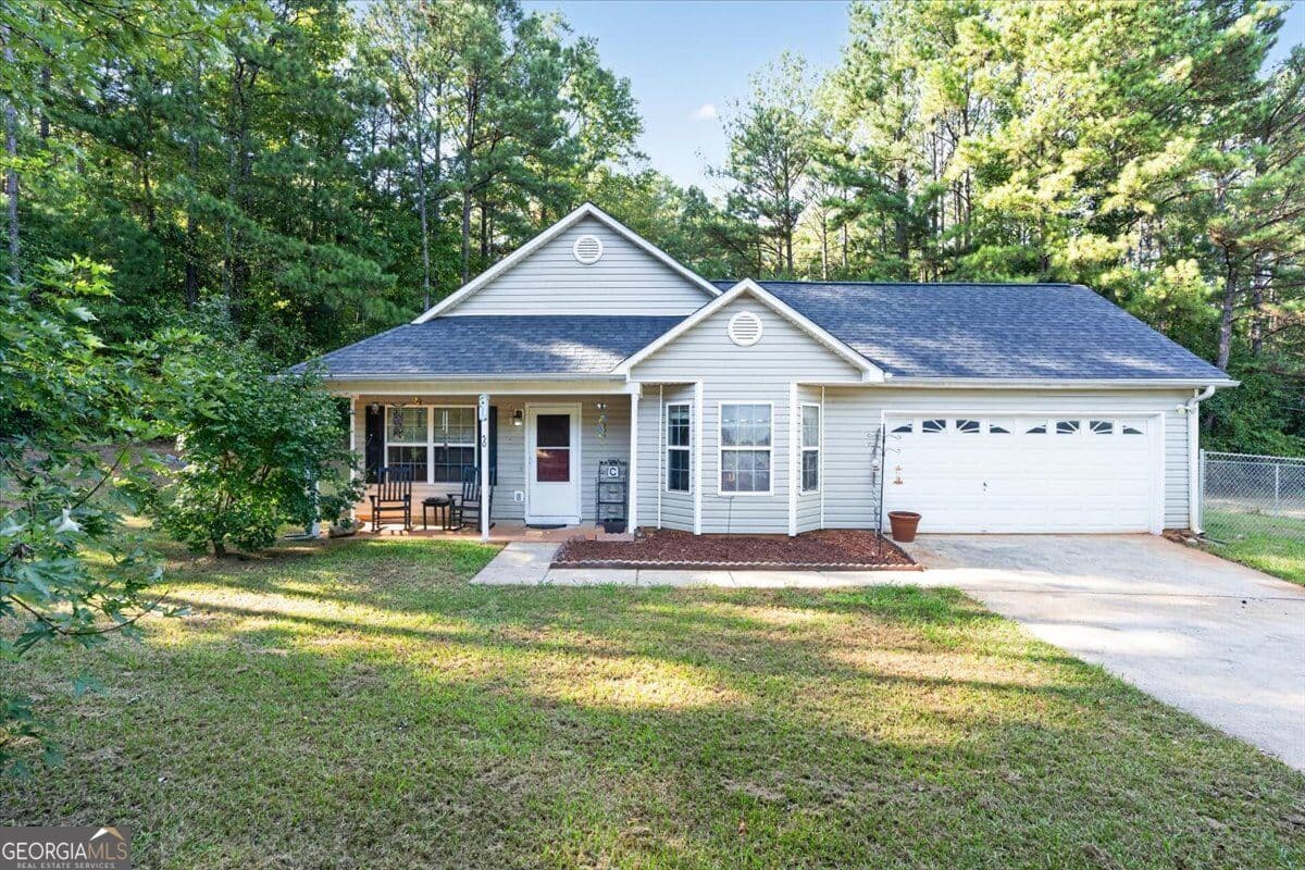 3 bedroom, 2 bathroom, 1,400 sq ft single family residence for sale at 50 Tomkins Creek Trail, Forsyth, GA 31029 — photo 1 of 22