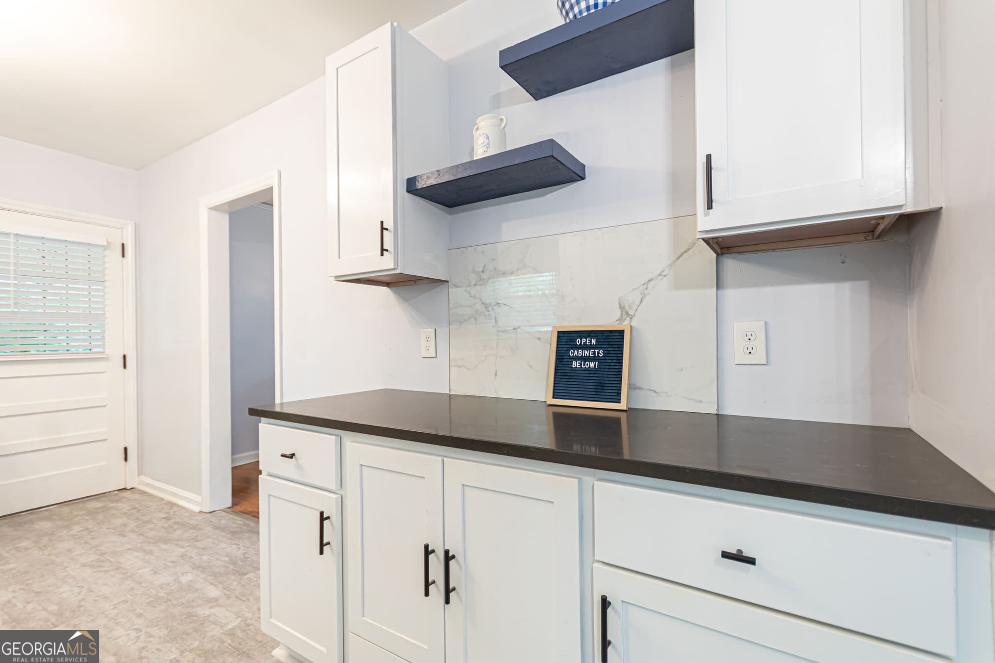 3 bedroom, 2 bathroom, 1,611 sq ft single family residence for sale at 650 Lynhurst Drive, Atlanta, GA 30311 — photo 5