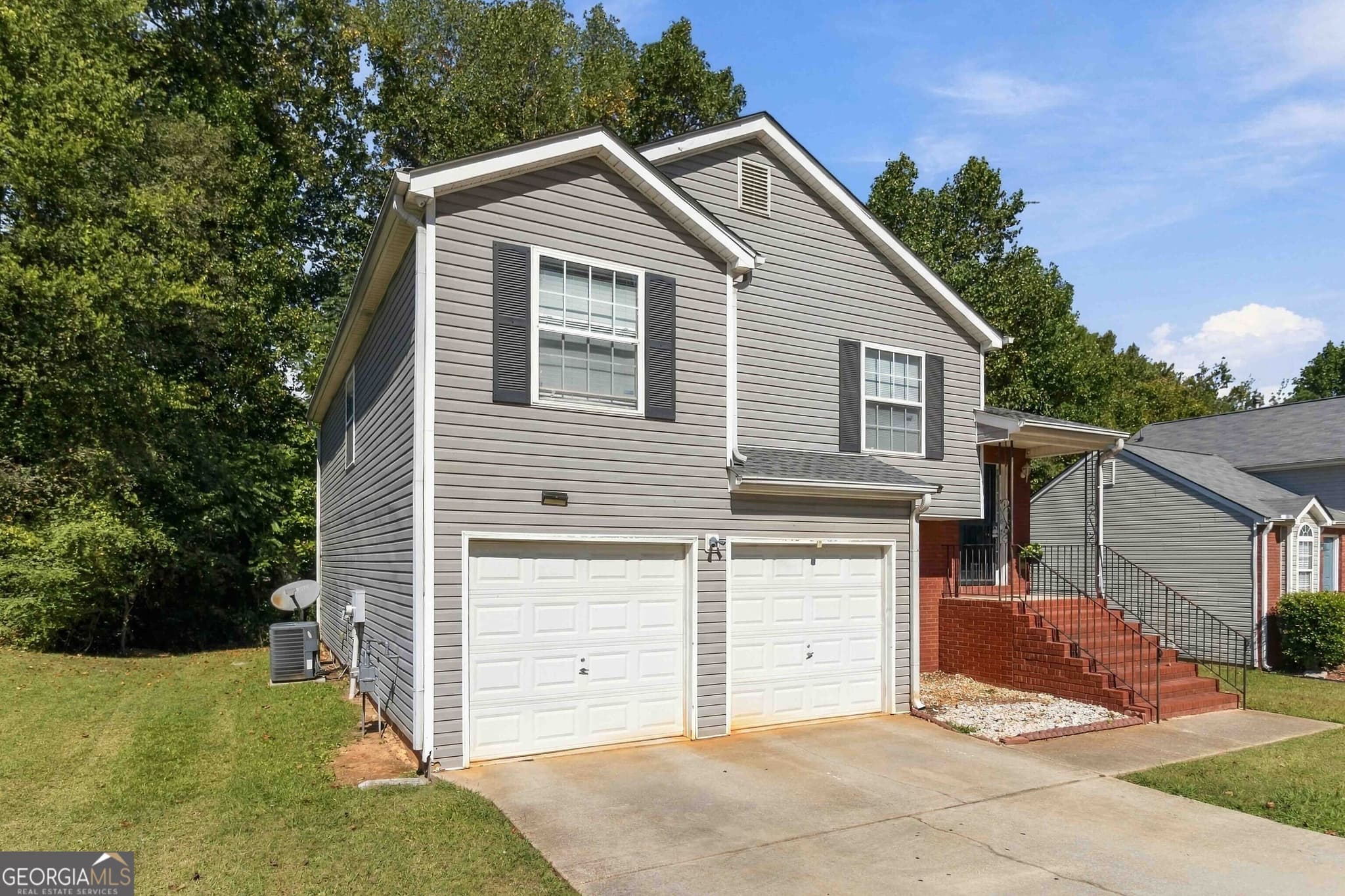 4 bedroom, 3 bathroom, 2,014 sq ft single family residence for sale at 357 Summit Lane, Riverdale, GA 30274 — photo 3