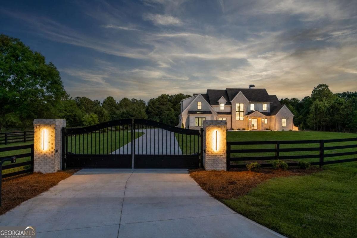 5 bedroom, 4.5 bathroom, 4,836 sq ft single family residence for sale at 2944-A George Williams Road, Monroe, GA 30656 — photo 7