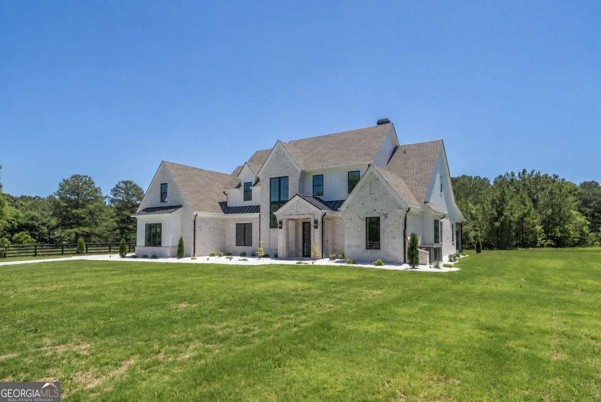 5 bedroom, 4.5 bathroom, 4,836 sq ft single family residence for sale at 2944-A George Williams Road, Monroe, GA 30656 — photo 5