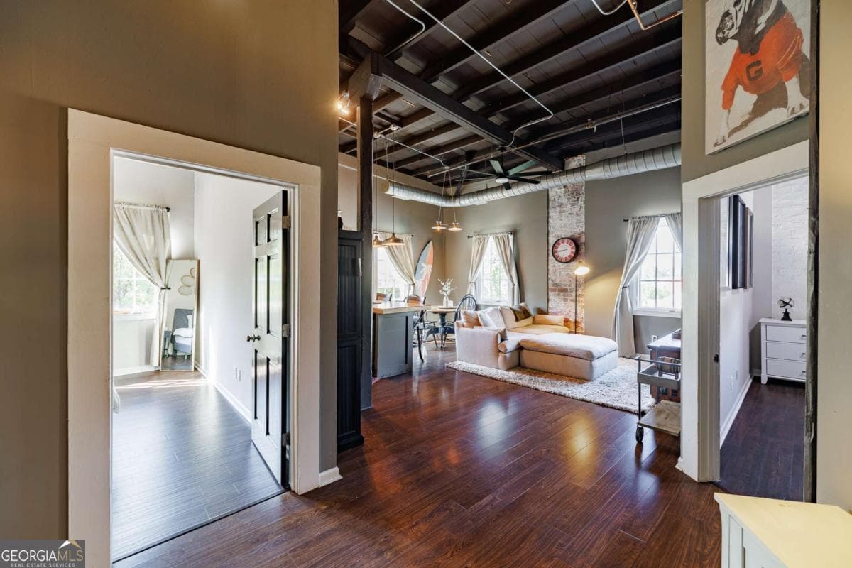2 bedroom, 1 bathroom, 896 sq ft condominium for sale at 269 N Hull Street 212, Athens, GA 30601 — photo 7