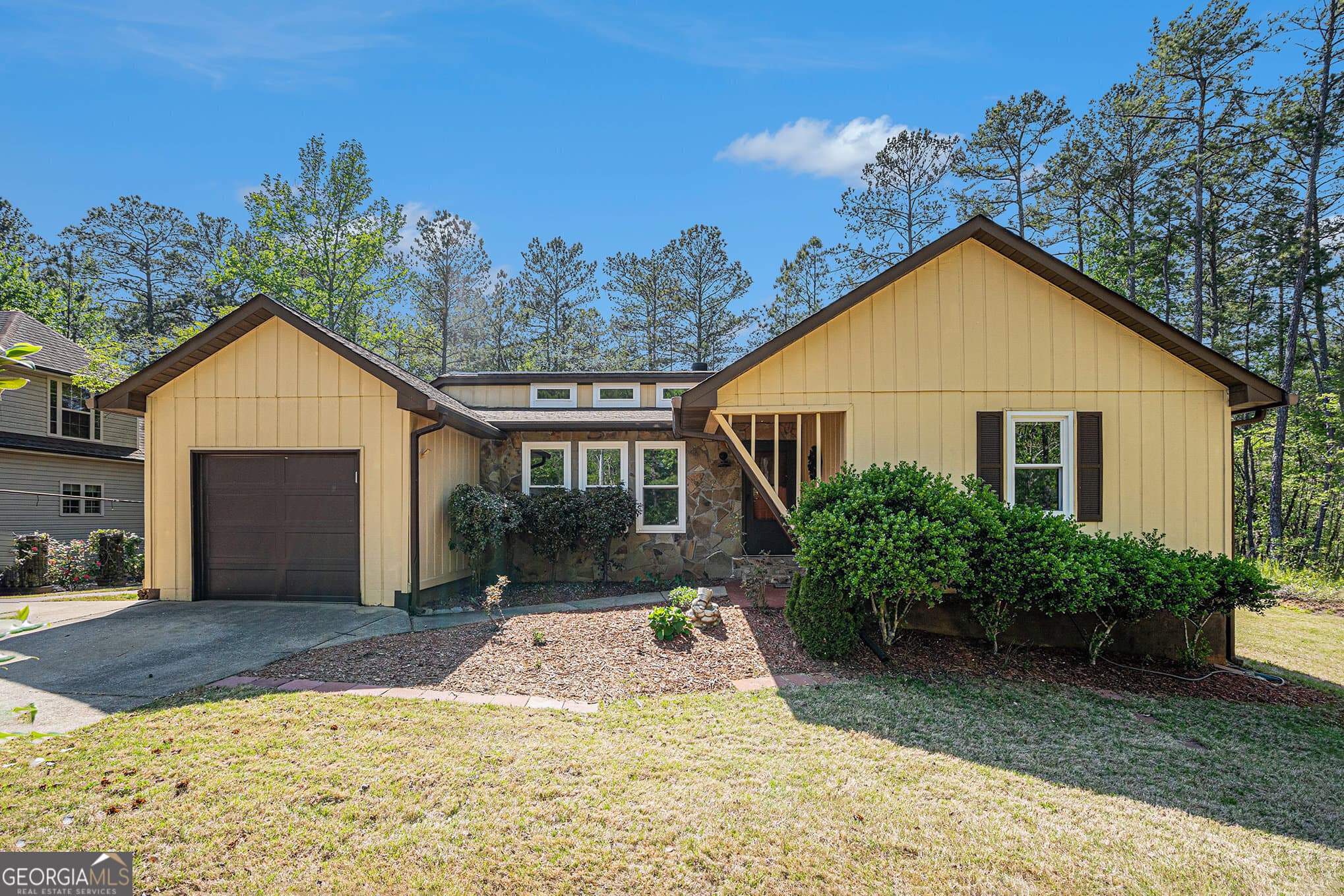 3 bedroom, 2 bathroom, 1,400 sq ft single family residence sold at 8083 Cypress Court, Villa Rica, GA 30180