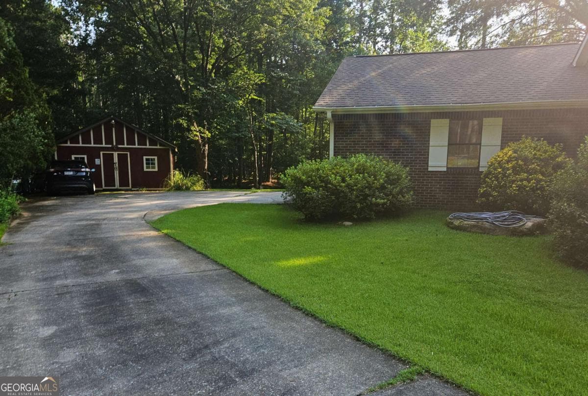 3 bedroom, 2 bathroom single family residence for sale at 816 Bruce Jackson Road, Newnan, GA 30263 — photo 4