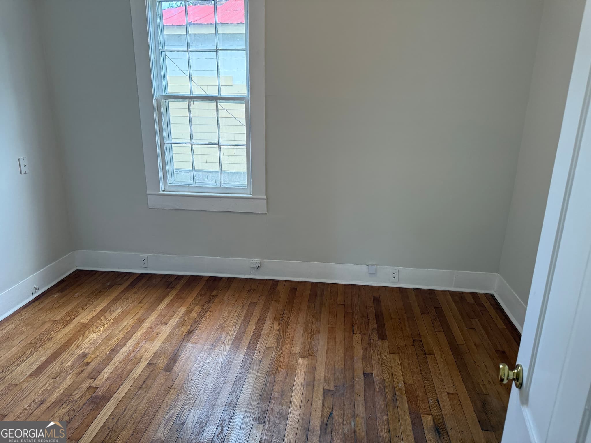 2 bedroom, 1 bathroom single family residence for sale at 737 E 37th Street, Savannah, GA 31401 — photo 8