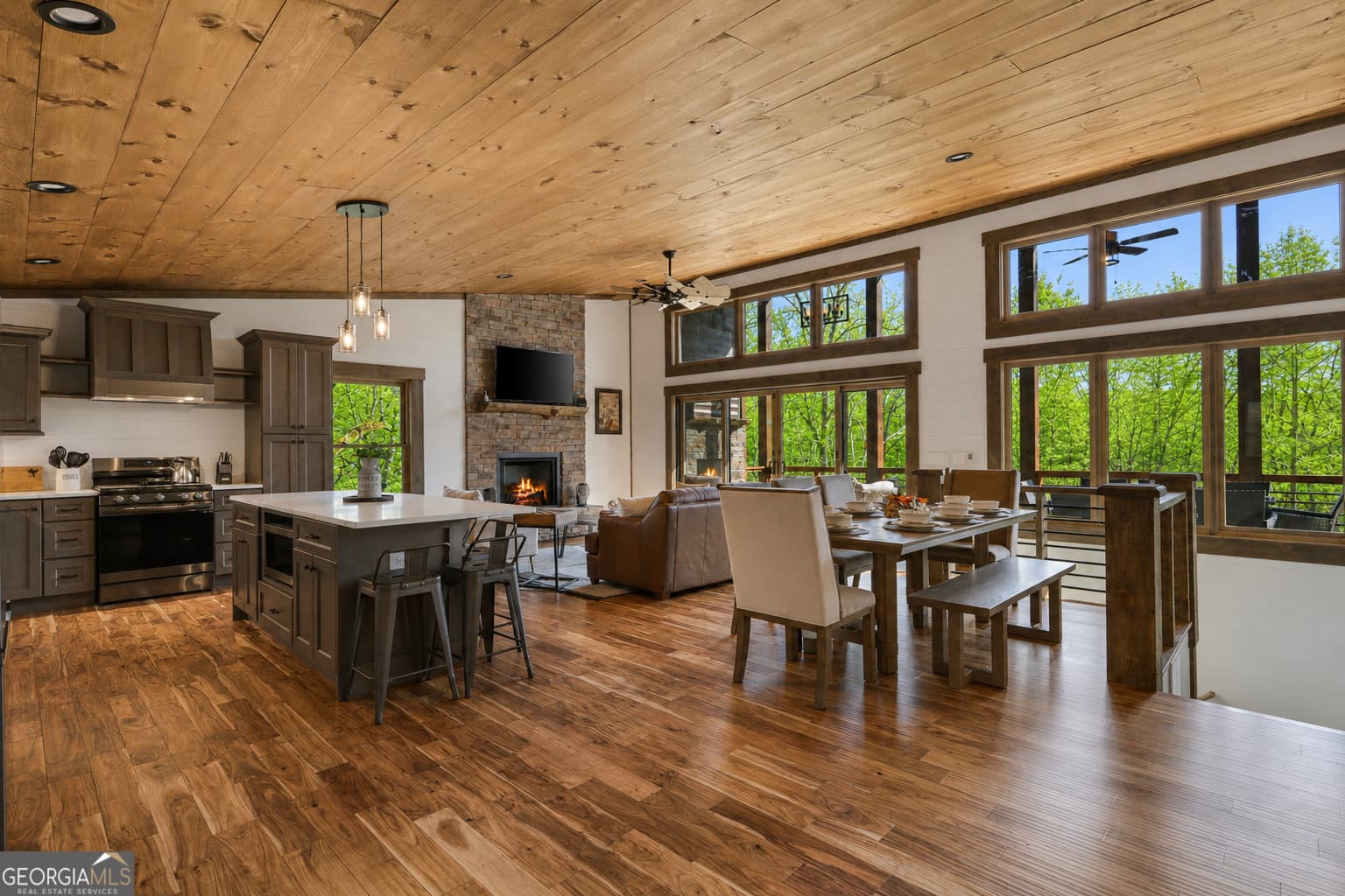 3 bedroom, 3.5 bathroom, 2,080 sq ft cabin,single family residence for sale at 224 Woodland Trail, Epworth, GA 30541 — photo 4