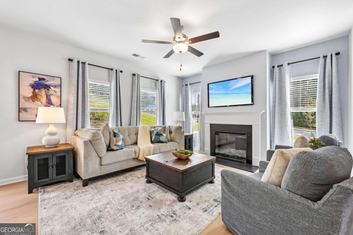 4 bedroom, 2.5 bathroom, 1,954 sq ft single family residence for sale at 439 Cedar Wood Trace, Winder, GA 30680 — photo 4