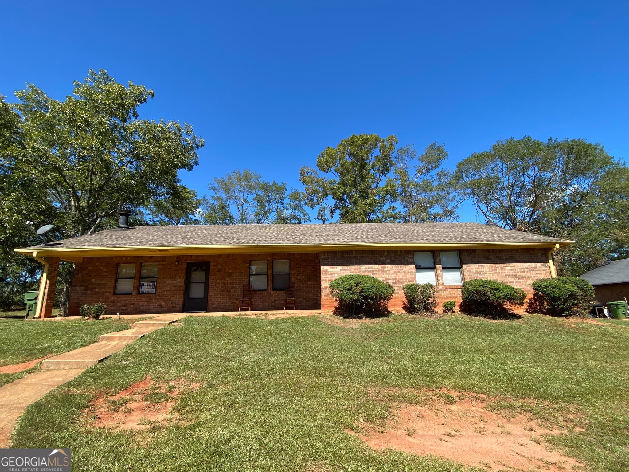2 bedroom, 1 bathroom, 986 sq ft duplex for rent at 129 Tanglewood Drive B, Monroe, GA 30656 for $950 a month