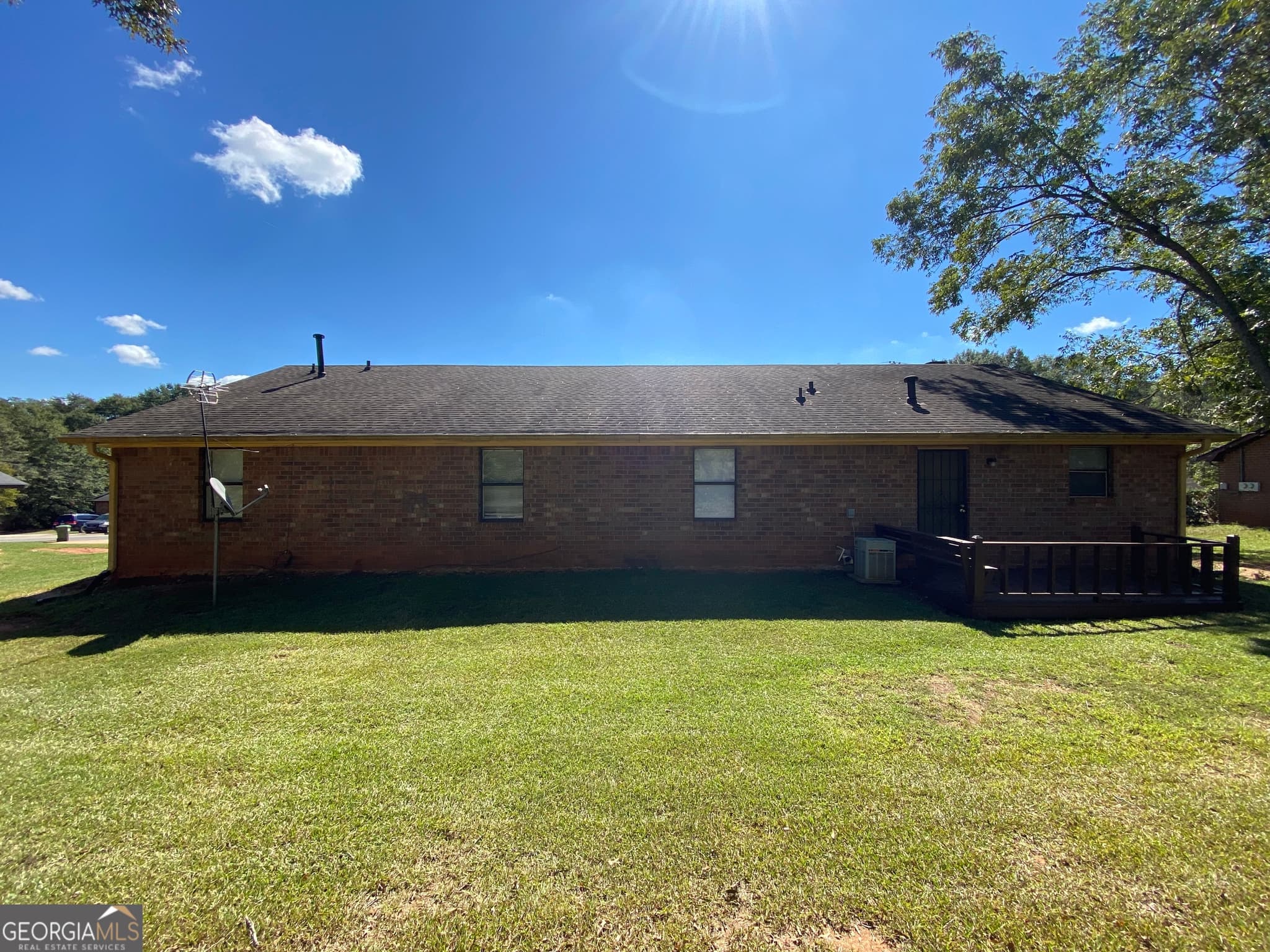 2 bedroom, 1 bathroom, 986 sq ft duplex for rent at 129 Tanglewood Drive B, Monroe, GA 30656 for $950 a month — photo 4