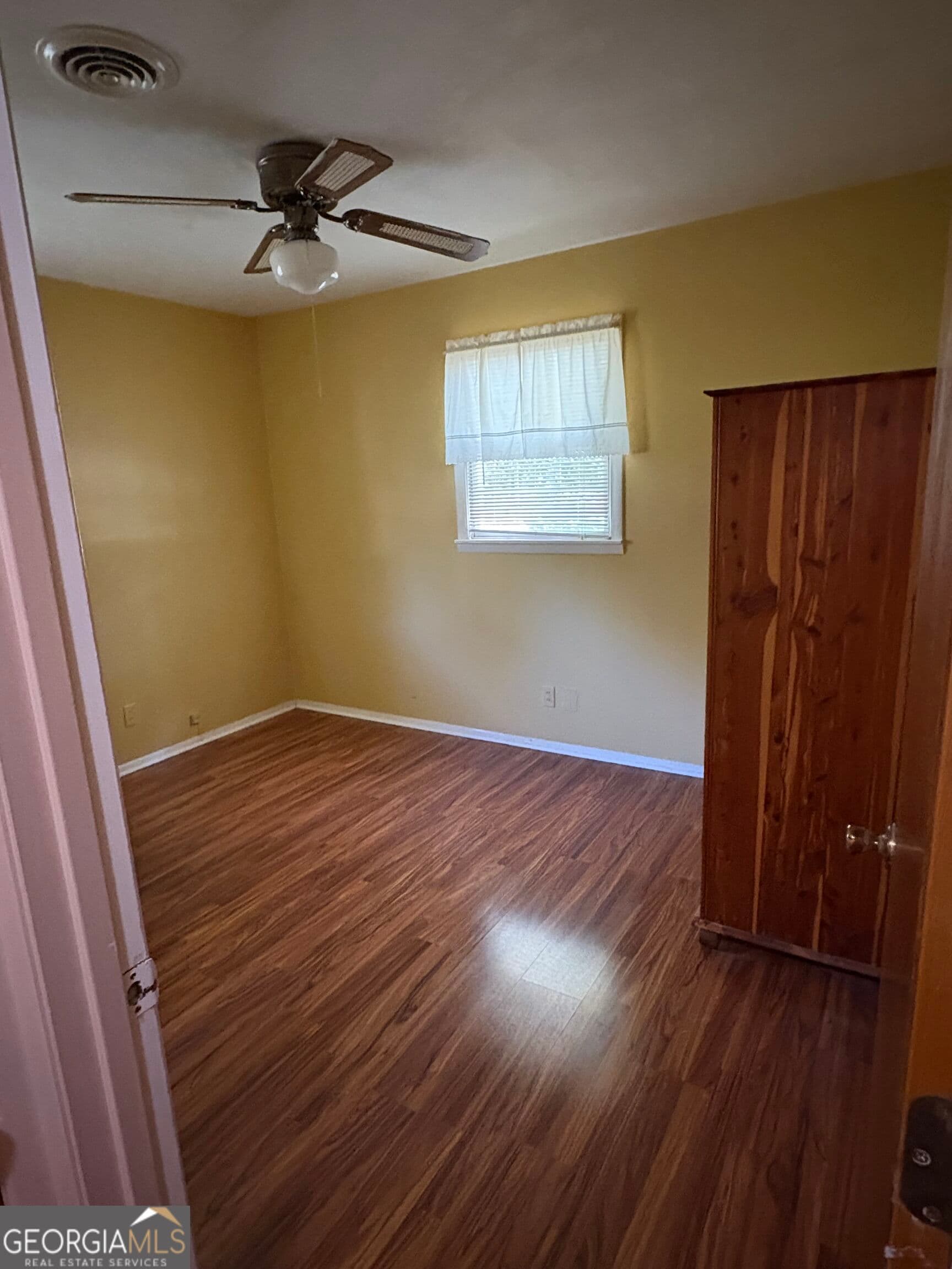 3 bedroom, 1 bathroom, 1,022 sq ft single family residence for sale at 3000 15th Avenue, Valley, AL 36854 — photo 6