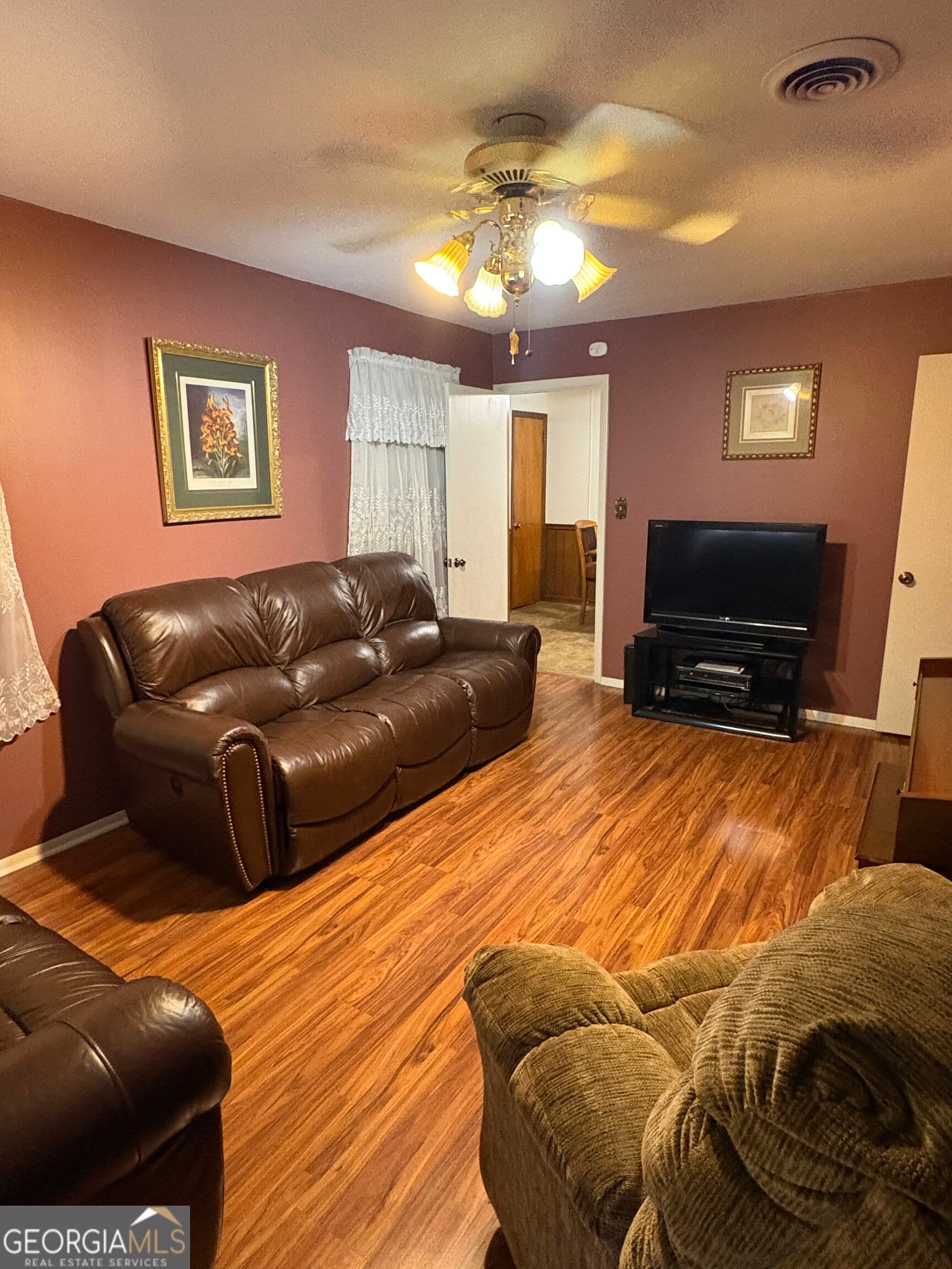 3 bedroom, 1 bathroom, 1,022 sq ft single family residence for sale at 3000 15th Avenue, Valley, AL 36854 — photo 4