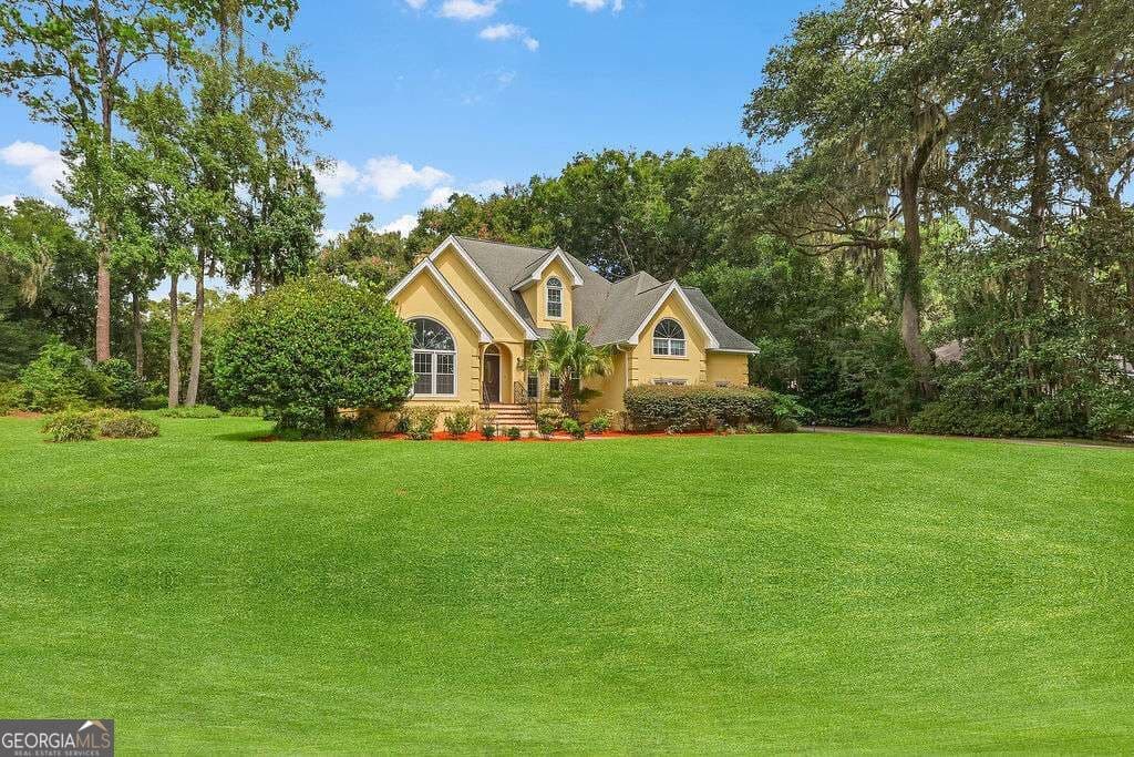 3 bedroom, 3 bathroom, 2,900 sq ft single family residence for sale at 230 Lyman Hall, Savannah, GA 31410 — photo 6