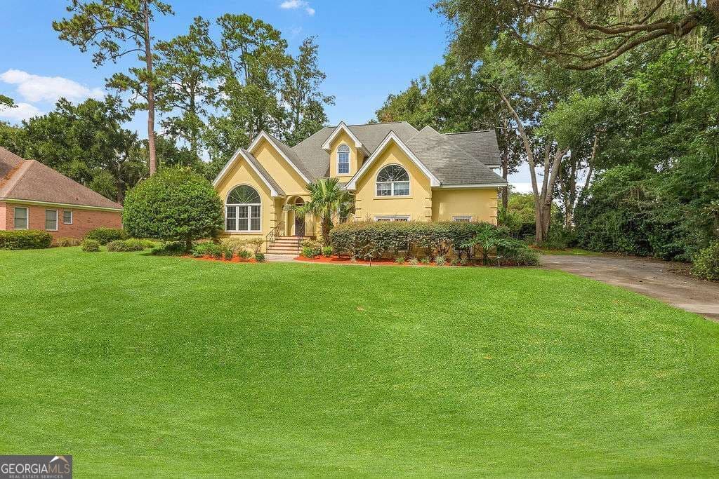 3 bedroom, 3 bathroom, 2,900 sq ft single family residence for sale at 230 Lyman Hall, Savannah, GA 31410 — photo 3