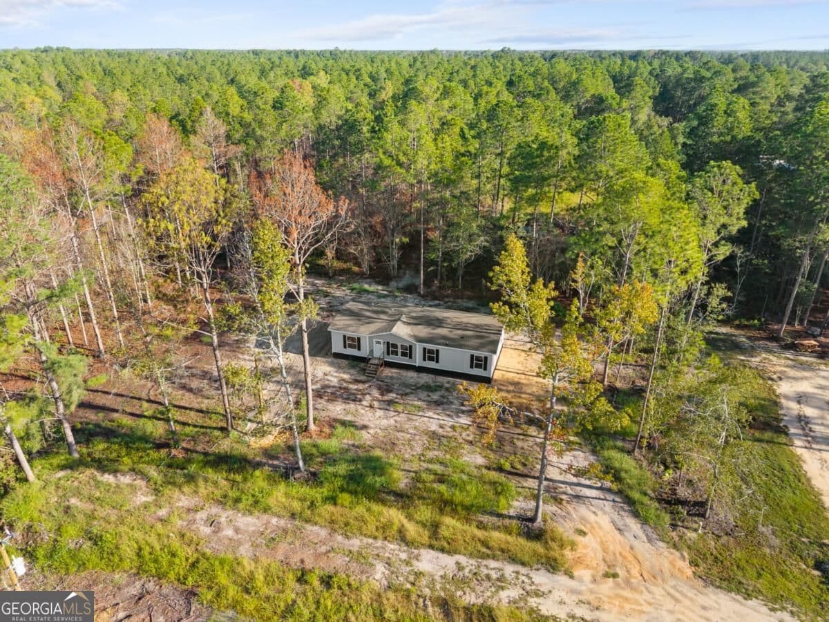 4 bedroom, 2 bathroom, 1,568 sq ft manufactured home,single family residence for sale at 204 Hart Road, Glennville, GA 30427 — photo 2
