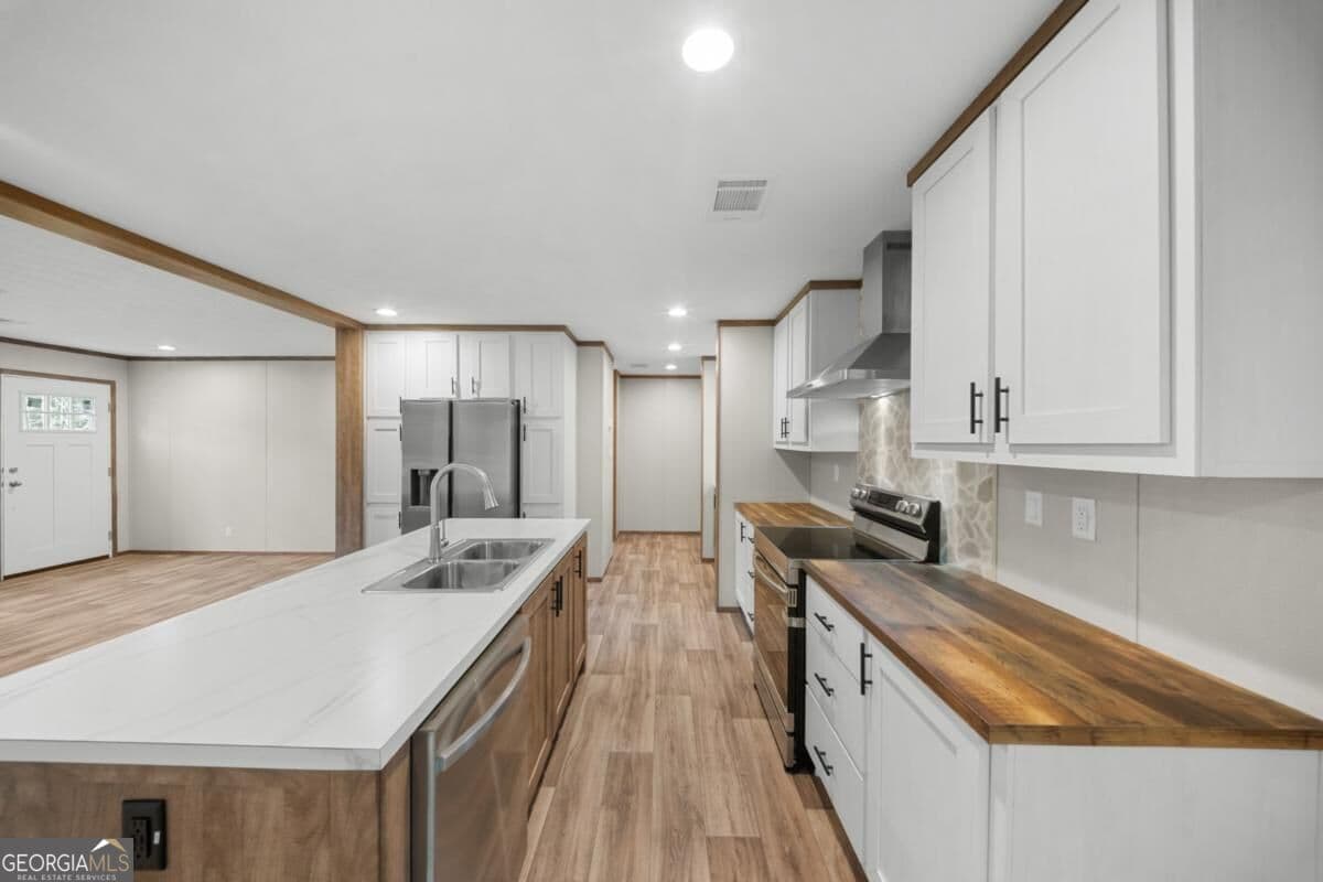 4 bedroom, 2 bathroom, 1,568 sq ft manufactured home,single family residence for sale at 204 Hart Road, Glennville, GA 30427 — photo 9