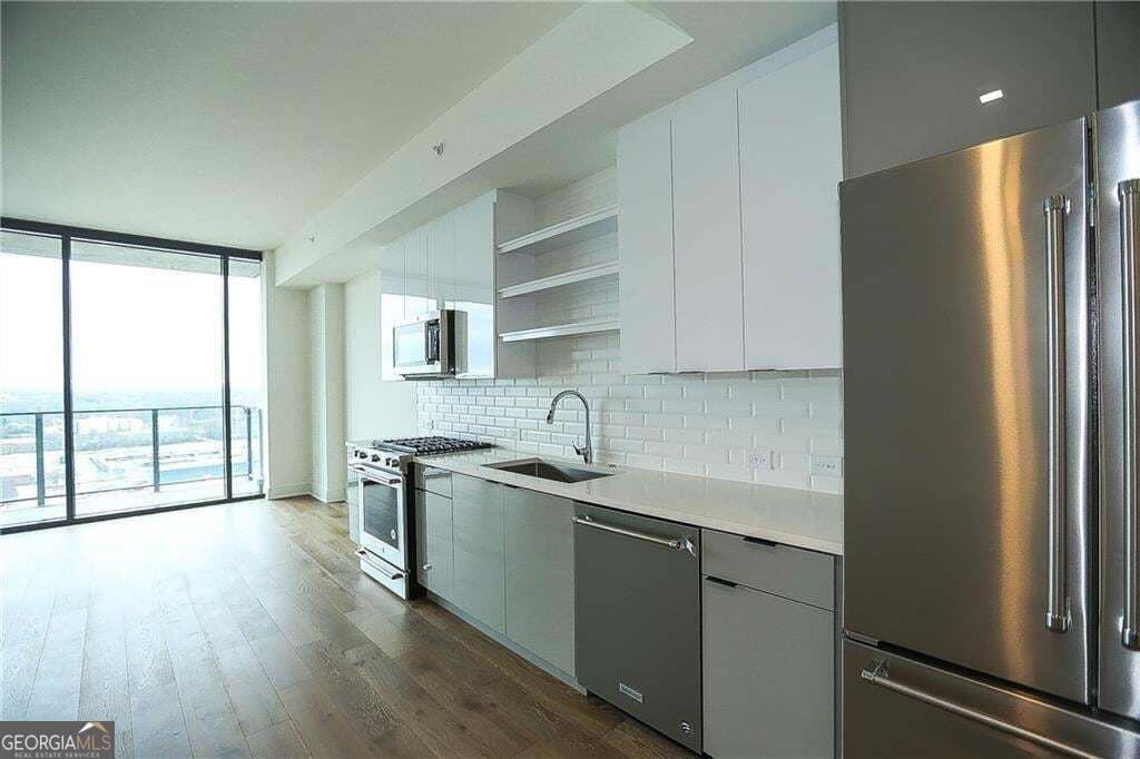 1 bedroom, 1 bathroom, 699 sq ft condominium for rent at 788 W Marietta Street 811, Atlanta, GA 30318 for $1,800 a month — photo 4