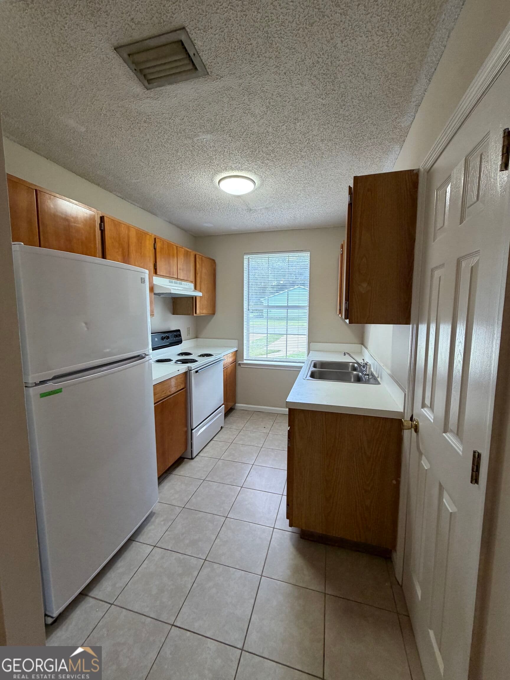 2 bedroom, 2 bathroom, 905 sq ft duplex for rent at 414 Admirals Walk Drive, St. Marys, GA 31558 for $1,225 a month — photo 7