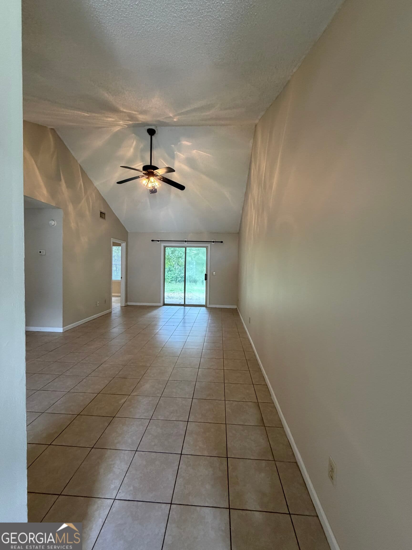 2 bedroom, 2 bathroom, 905 sq ft duplex for rent at 414 Admirals Walk Drive, St. Marys, GA 31558 for $1,225 a month — photo 3